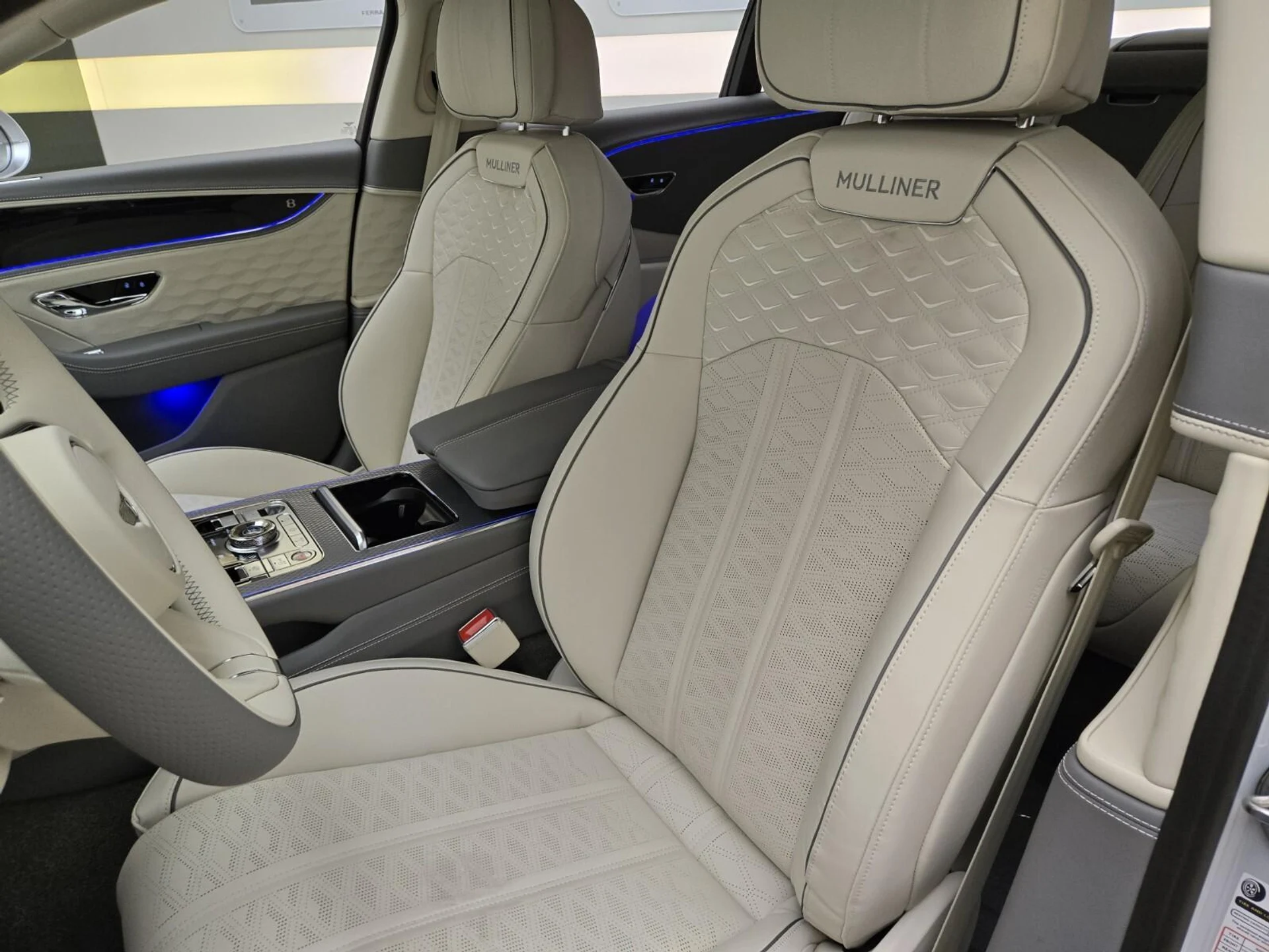 mph031_3161269535_Used_2025_Bentley_Flying_Spur_Speed_1760420805_d05f75a49e