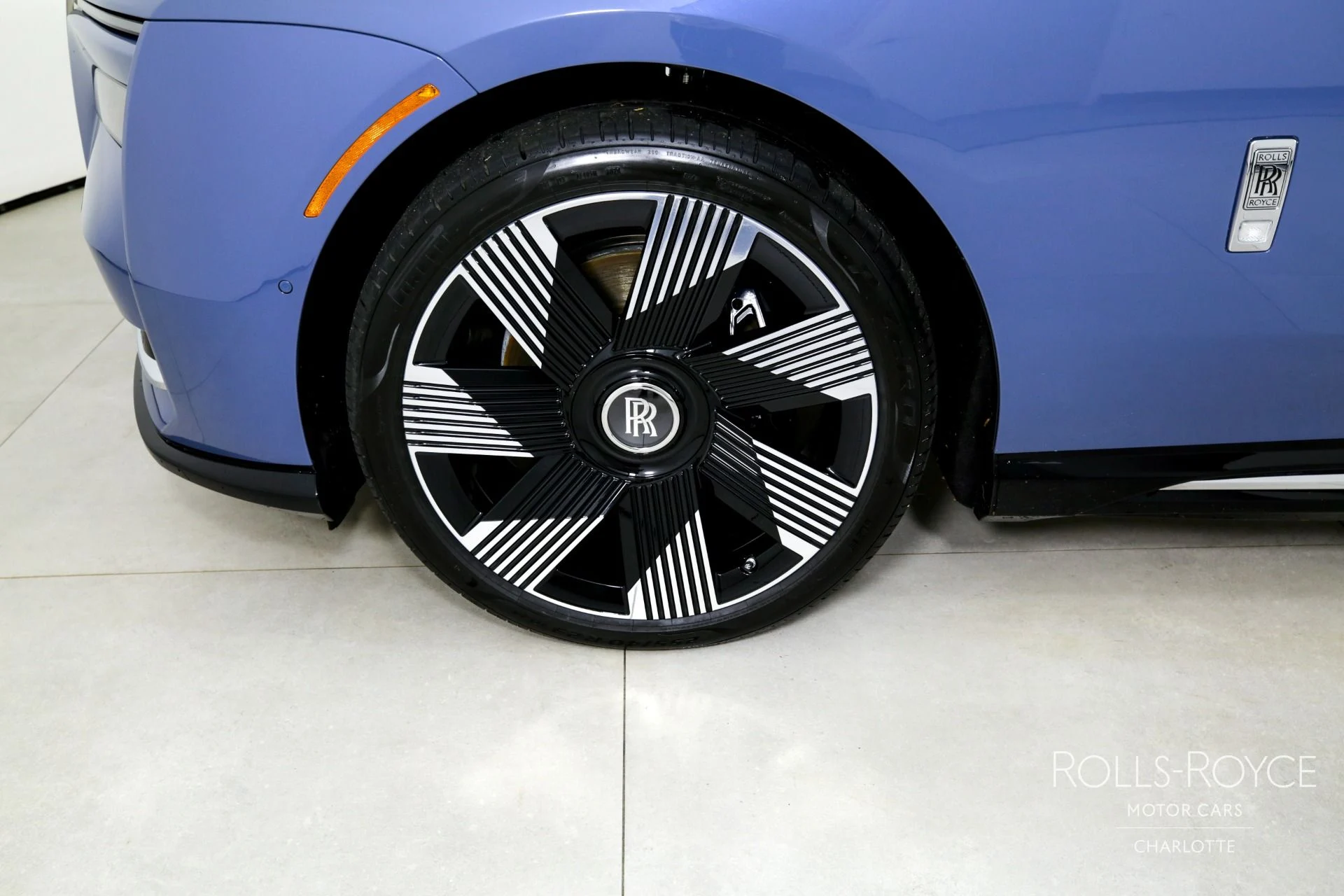 mph031_3162737614_Used_2024_Rolls_Royce_Spectre_1744735780_e842a4e534