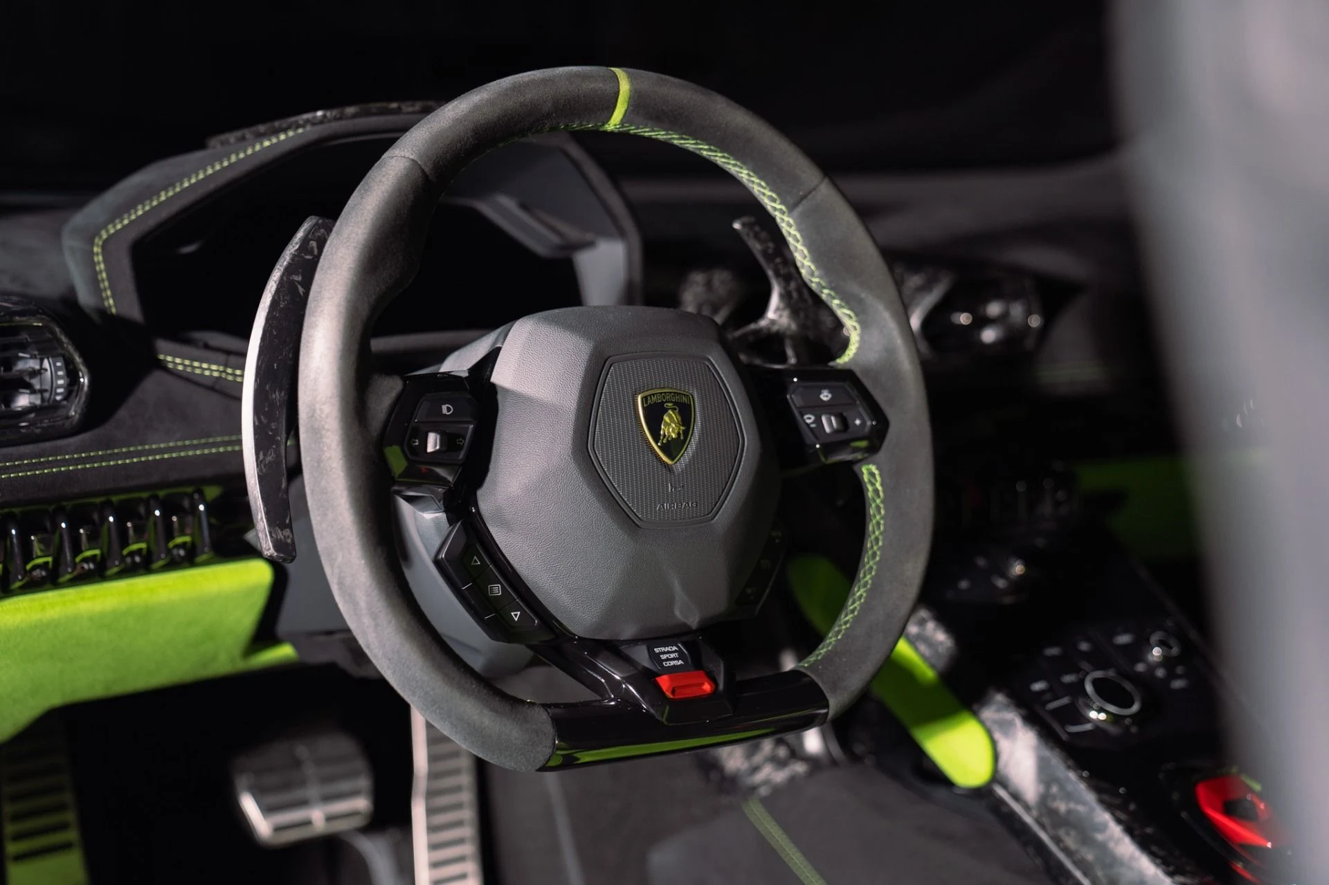 mph031_3163170032_Used_2018_Lamborghini_Huracan_LP_640_4_Performante_Ad_Personam_Paint_and_Interior_Massive_Sticker_1791560590_f58b1ee387