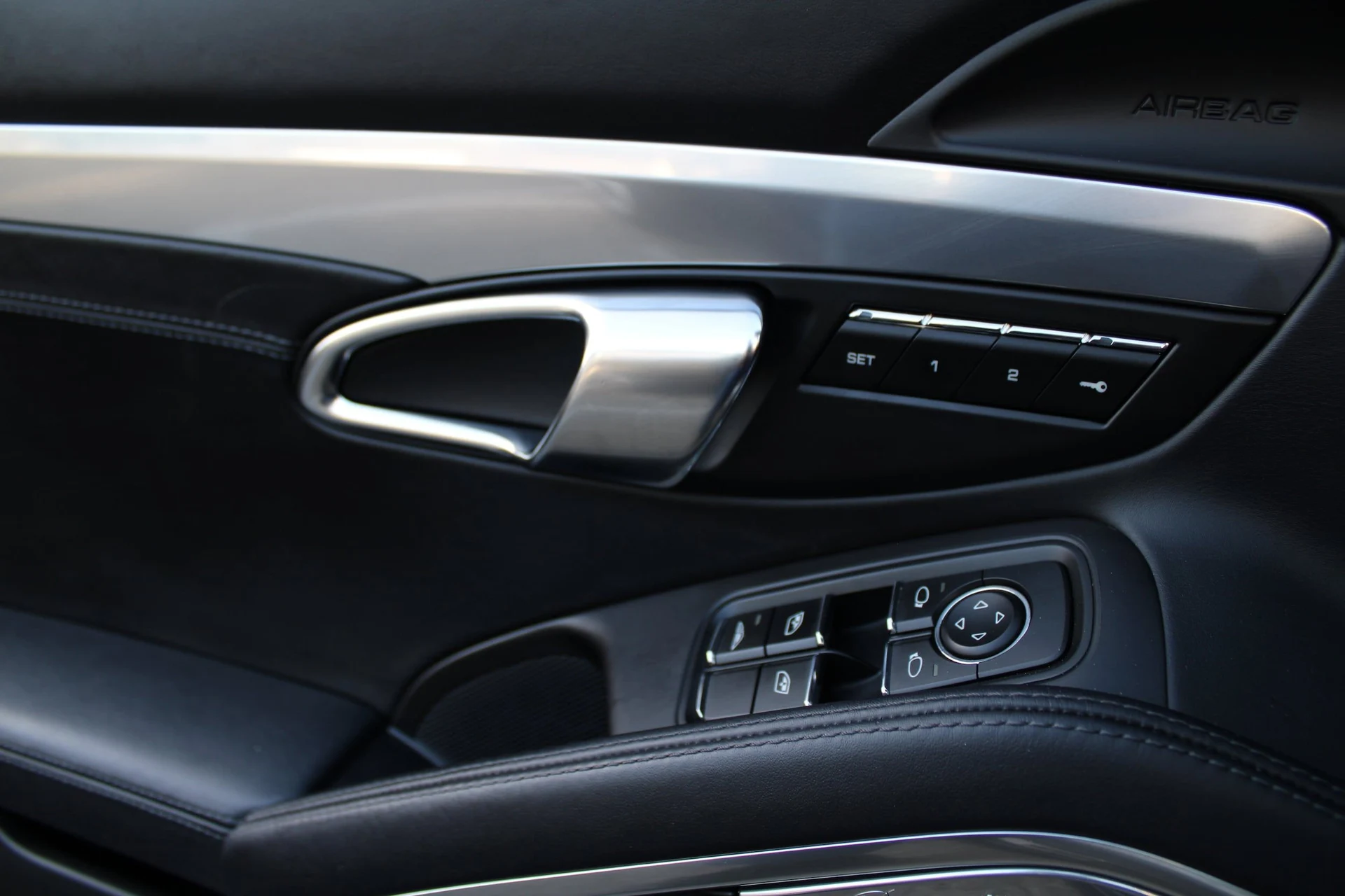 mph031_3170430729_d273a0bd7d36469d8b0d86bc8149c509x_c001866006