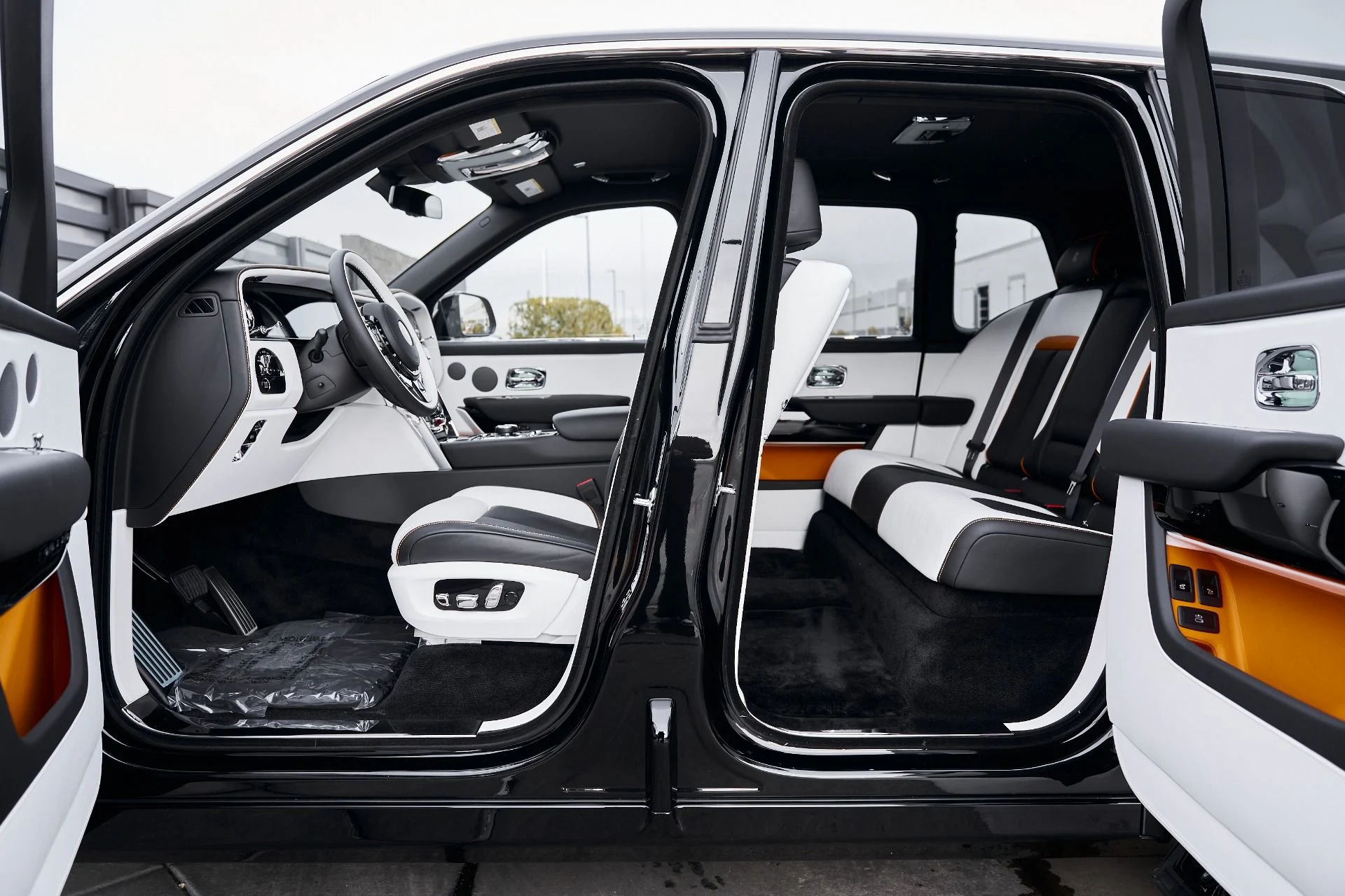 mph031_3171309411_Used_2026_Rolls_Royce_Cullinan_Base_1769135796_f25b712de6