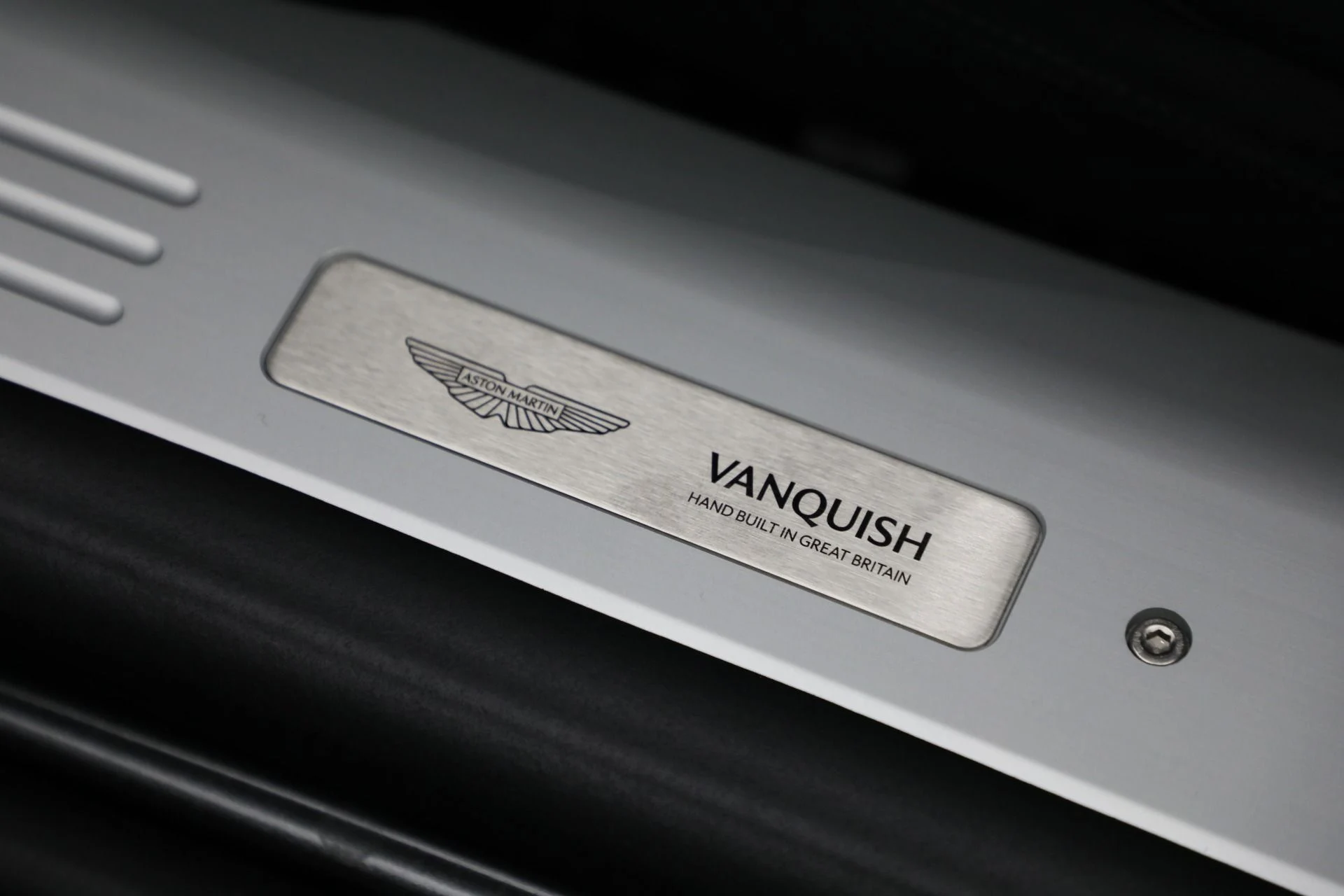 mph031_3171527378_New_2025_Aston_Martin_Vanquish_56c2b5c6dc