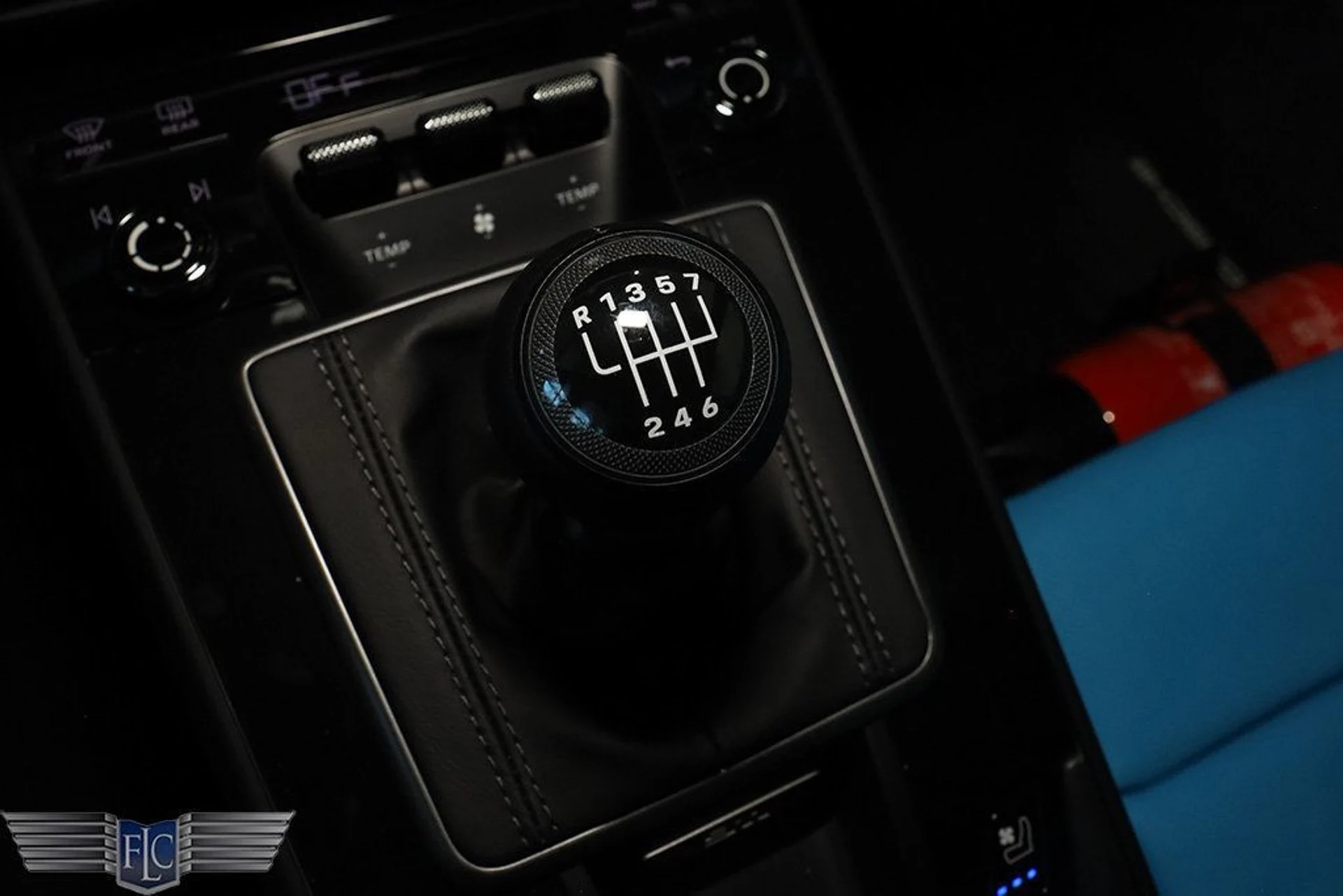 mph031_3172996262_used_2024_porsche_911_carreragtsmanualcoupe_9689_22738585_32_1024_70df1f4e0b