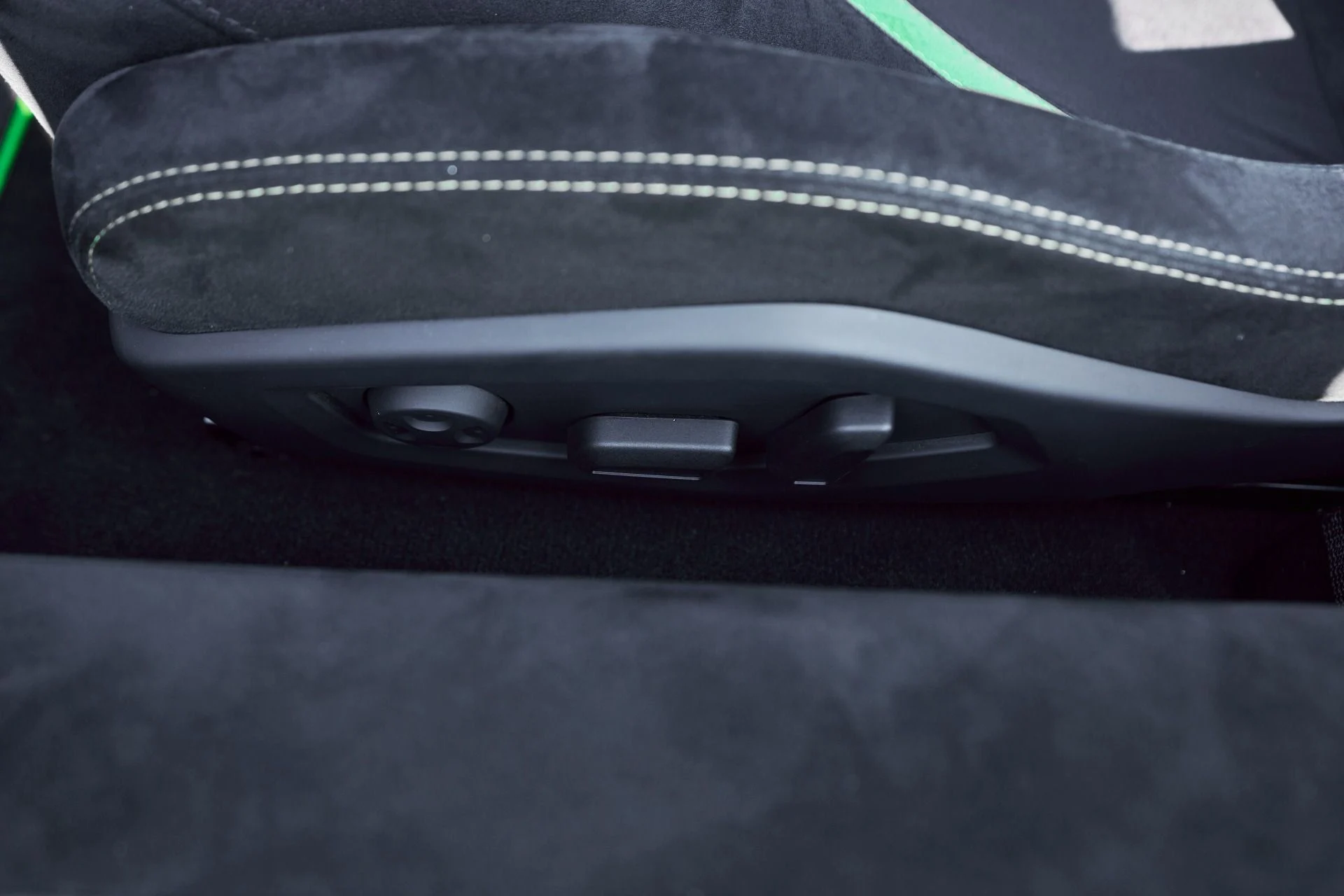 mph031_3191336764_Used_2019_Lamborghini_Huracan_Performante_Spyder_1764058292_992399e1bb