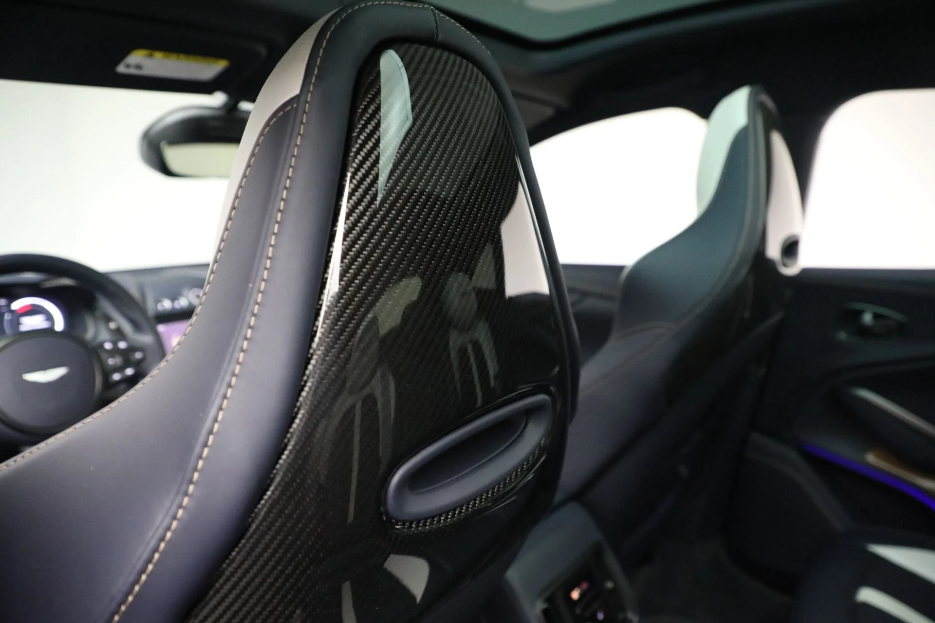 mph031_3191432335_Used_2024_Aston_Martin_DBX_707_1761597901_a2951bb0bd