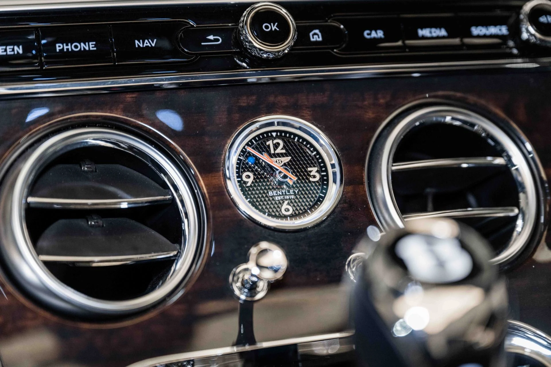 mph031_3194891554_Used_2021_Bentley_Continental_GTC_V8_Convertible_1733325878_881dbb42a4