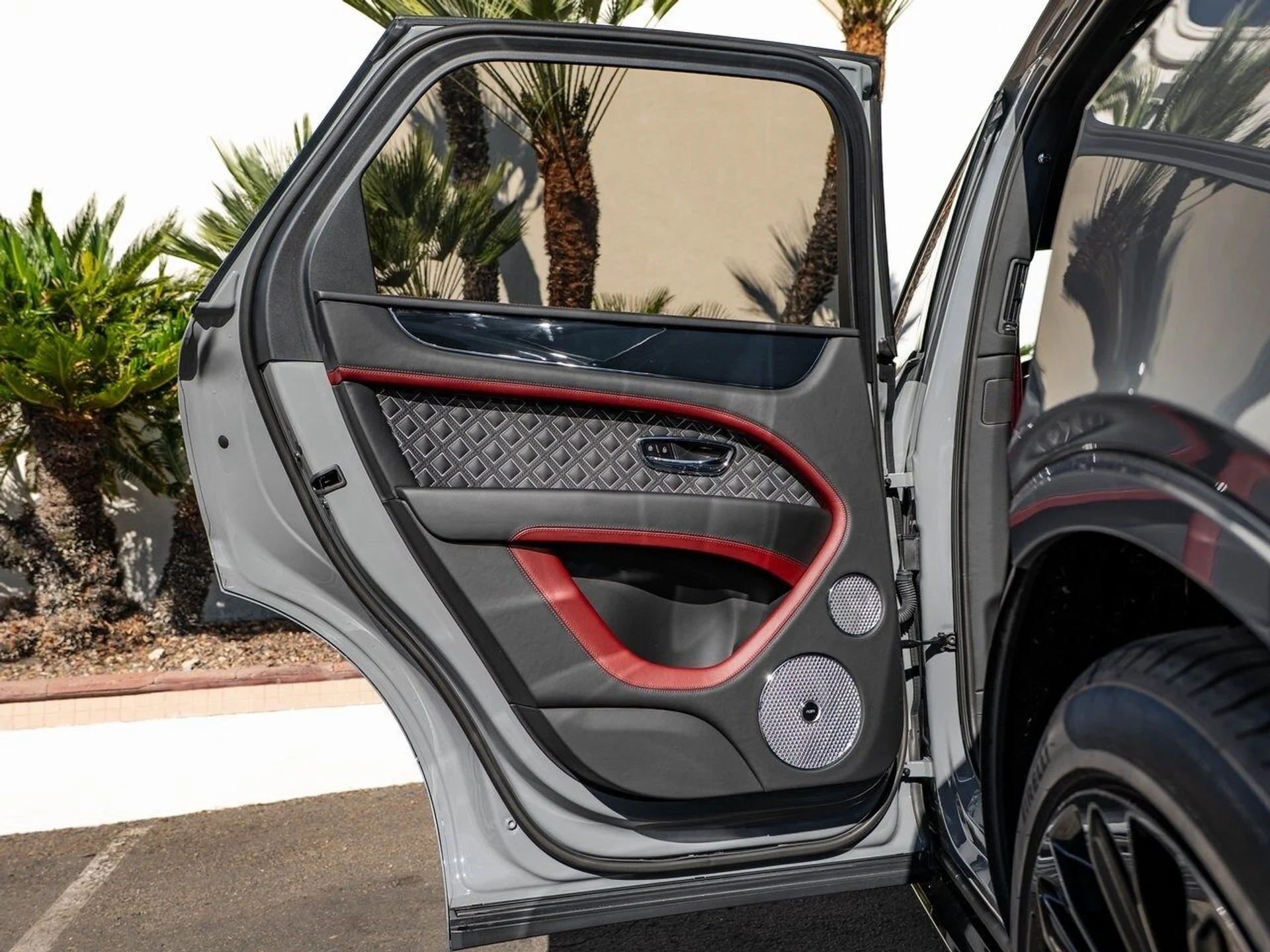 mph031_3209198010_131cdd1649e09607c6c6b65f3adc1f92x_b764f0e8b2