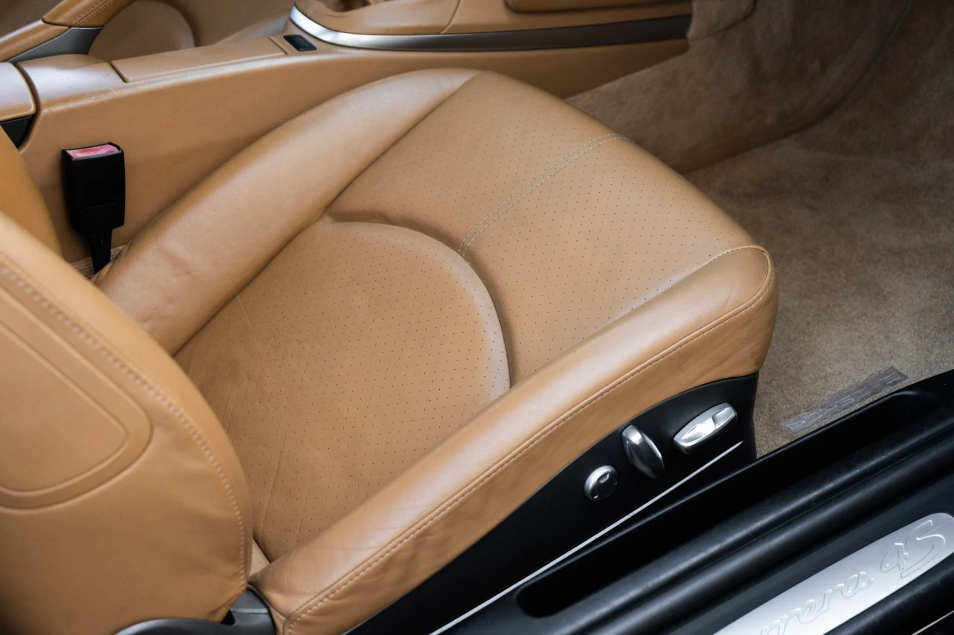 mph031_3229871049_Used_2006_Porsche_911_Carrera_4_S_1765481639_4c404f7dfe