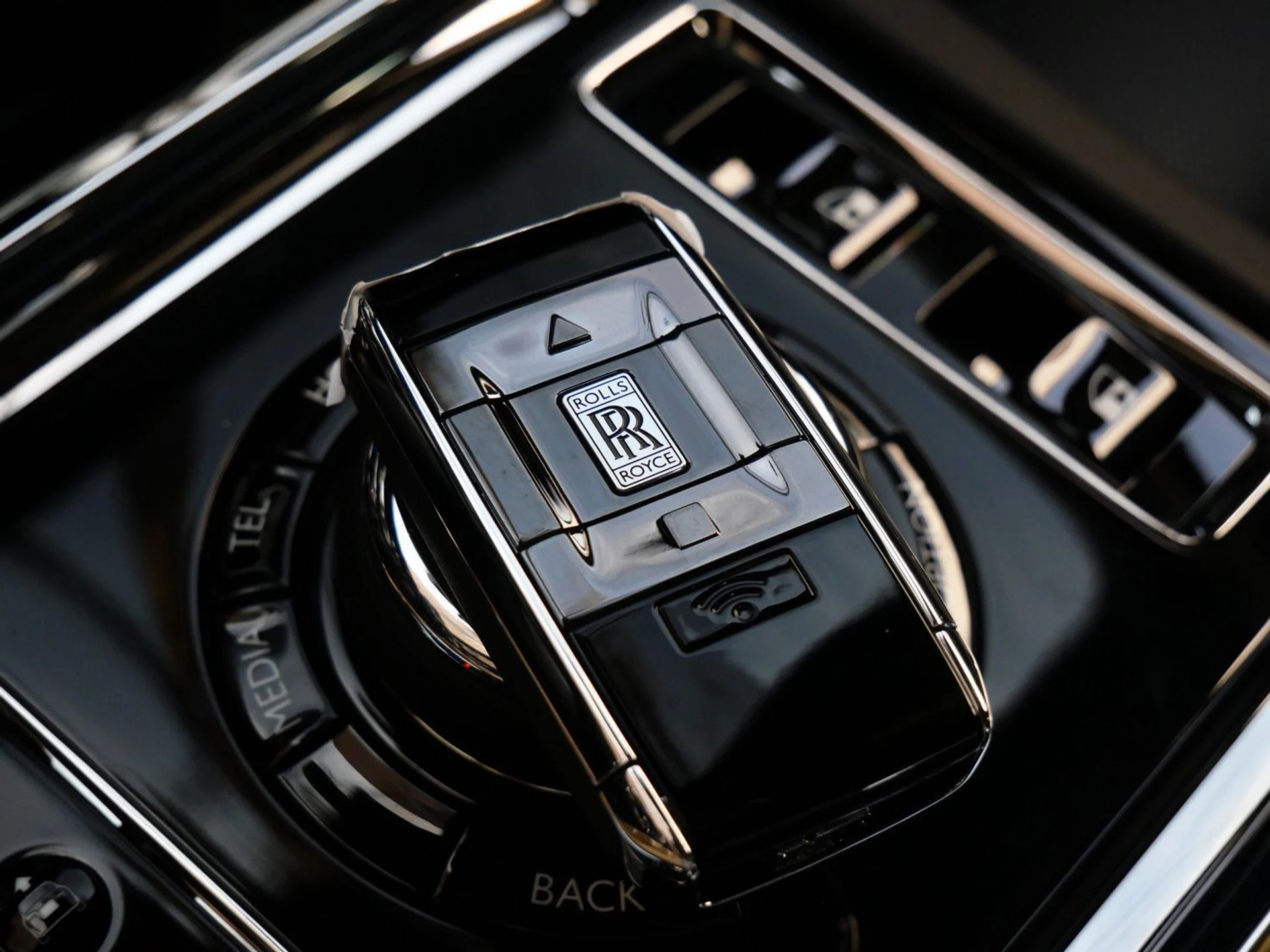 mph031_3244212426_49f79f0644e262463585bc4c4302f254x_fab8a47320