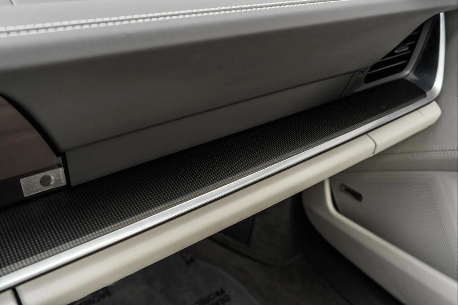 mph031_328500395_F_Ou_BL_id02_D16_U_Zqy_U0p_Z6ehw_Eo_60ca5ffc21