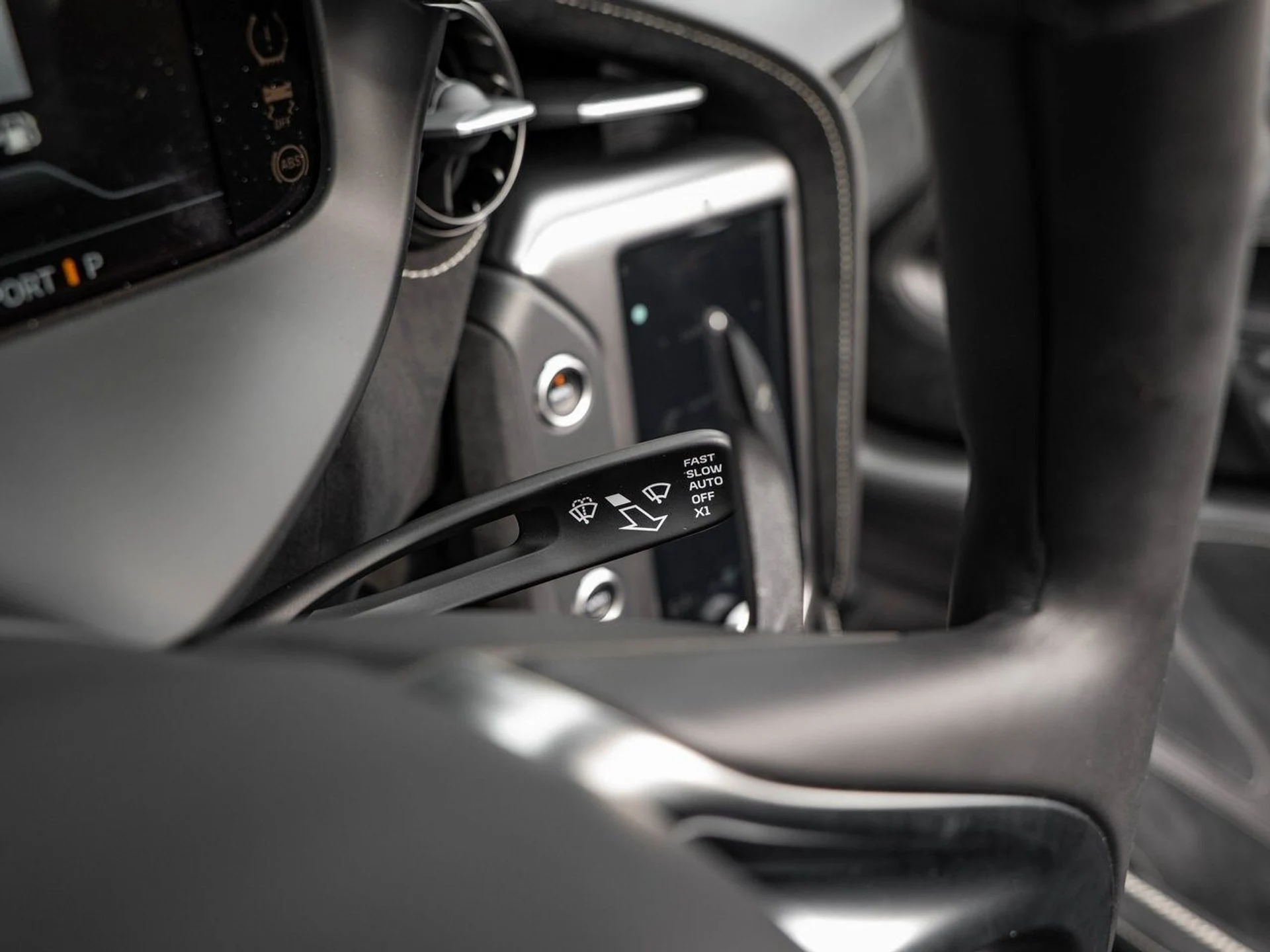 mph031_328619500_daf1dc61348a536bb6a8d1a04b68d30bx_993e2c6466