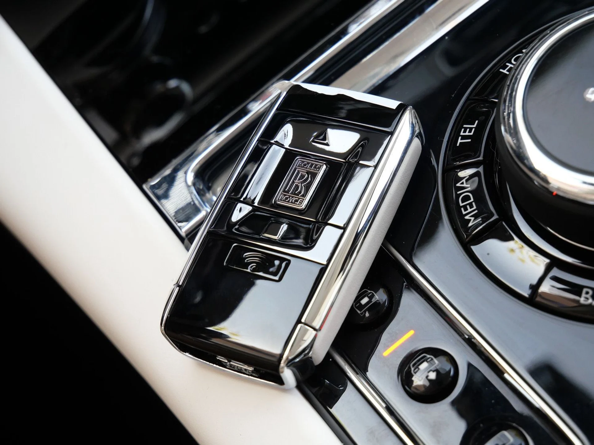 mph031_3292891809_5584582115dbf988503900c91c7f8fe6x_e652d2d781