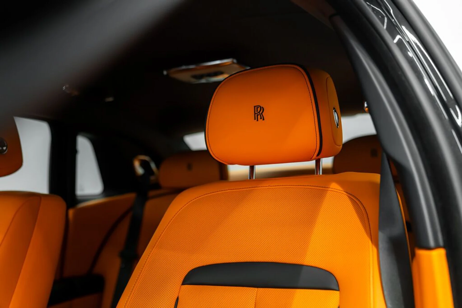 mph031_3306617207_rolls_royce_ghost_2021_jpg_v_1754355020_5a16503980