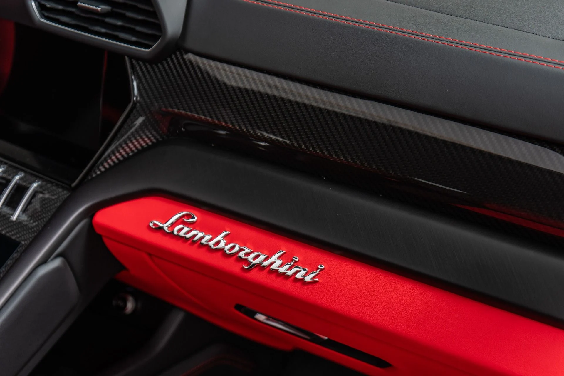 mph031_3312945651_Used_2022_Lamborghini_Urus_1792605260_0cb1321012