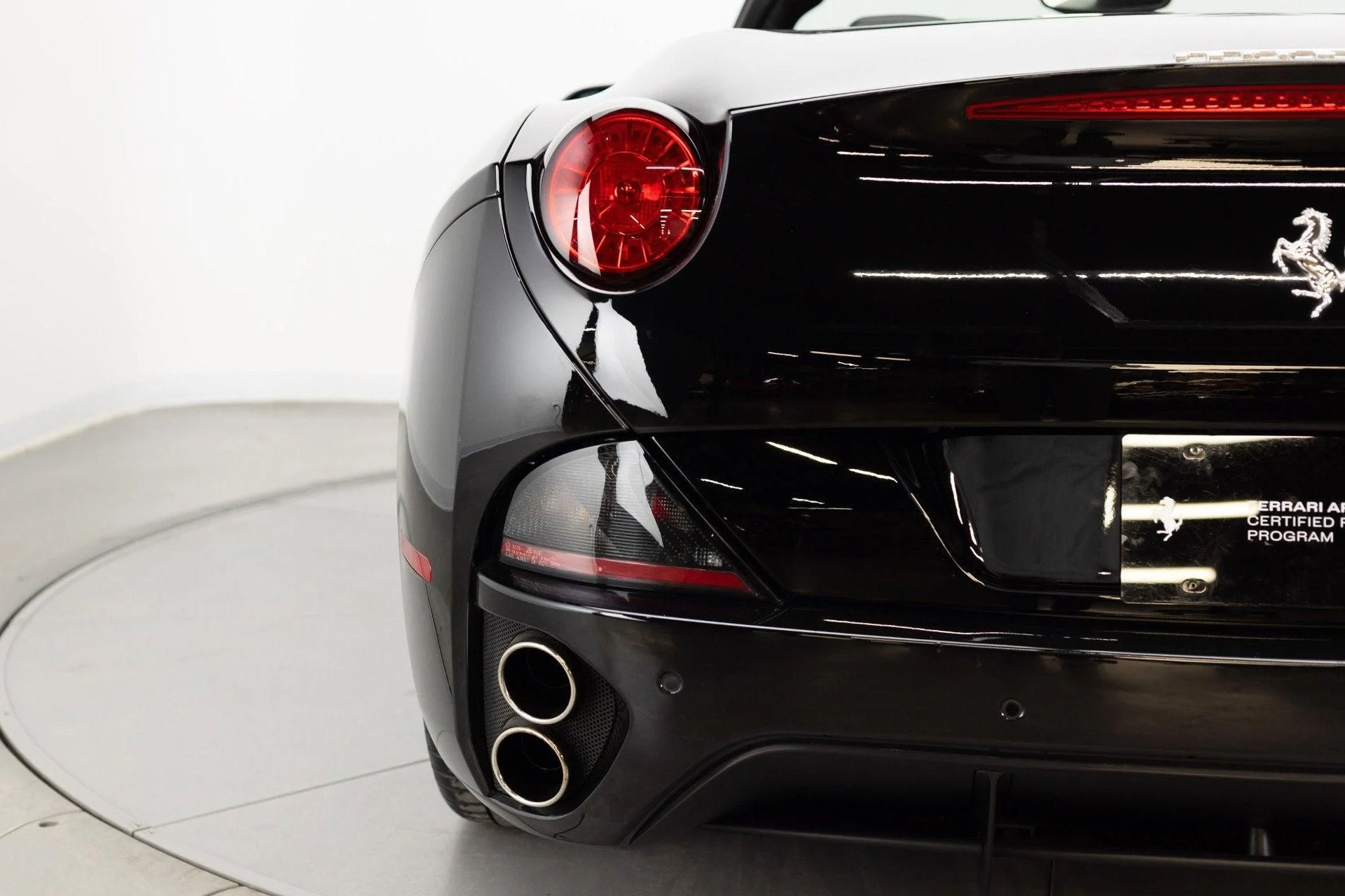 mph031_3315461032_Used_2010_Ferrari_California_1777367989_619ce97627