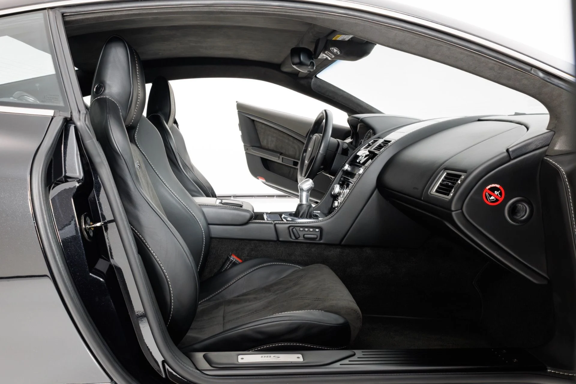 mph031_3316861263_Used_2009_Aston_Martin_DBS_V12_Manual_1785525196_16e0c4e077