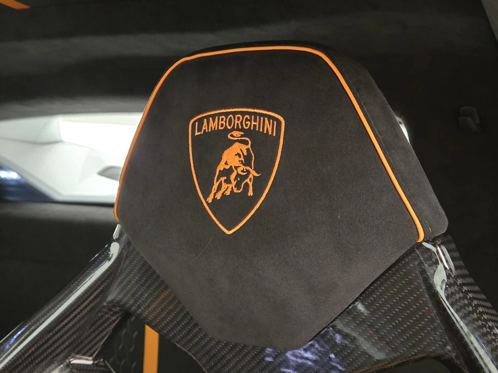 mph031_332064662_Used_2023_Lamborghini_Huracan_Tecnica_1777355920_757be4ed4a