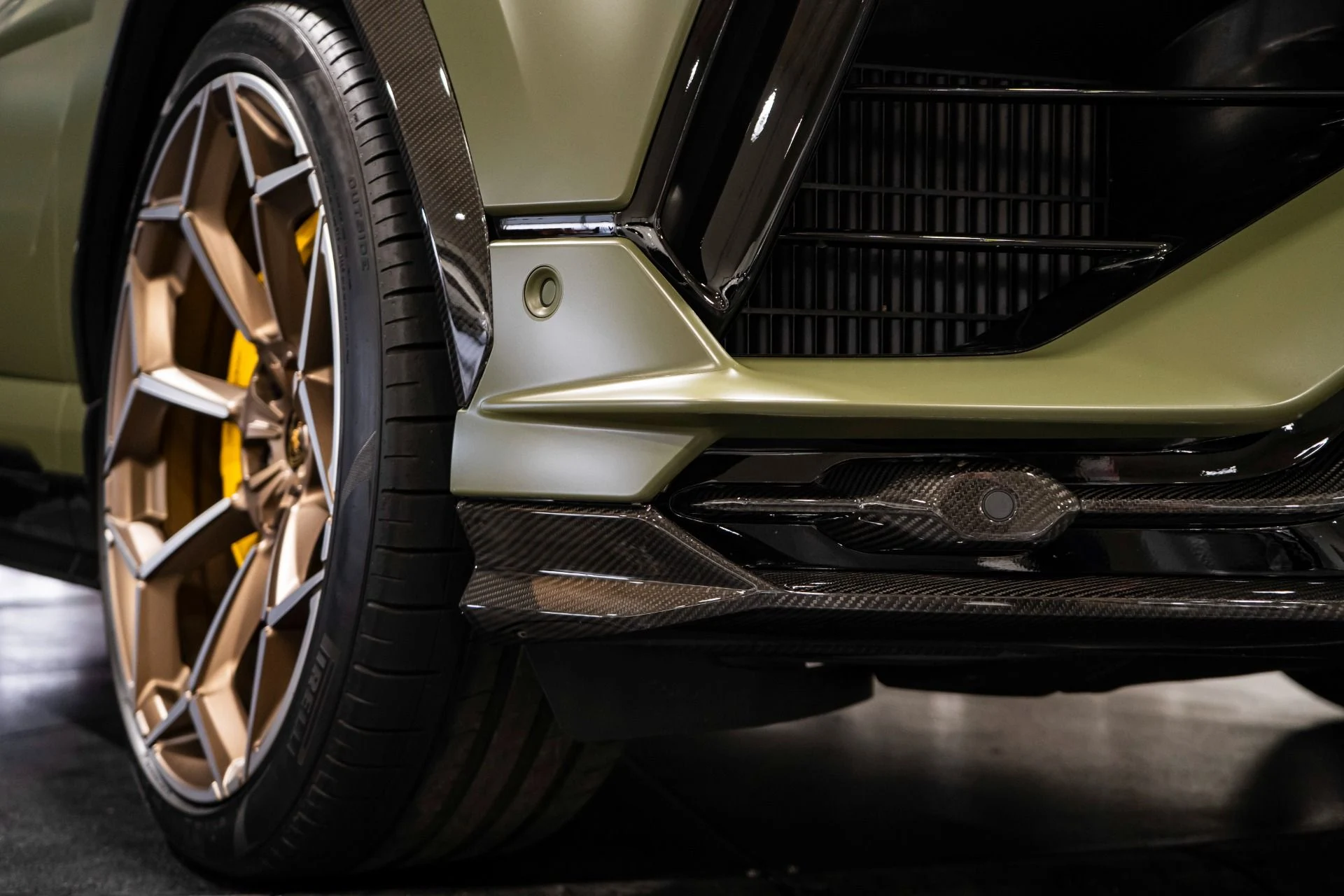 mph031_3329958425_Used_2023_Lamborghini_Urus_Performante_FACTORY_MATTE_322297_MSRP_1764031017_d26e4dc263