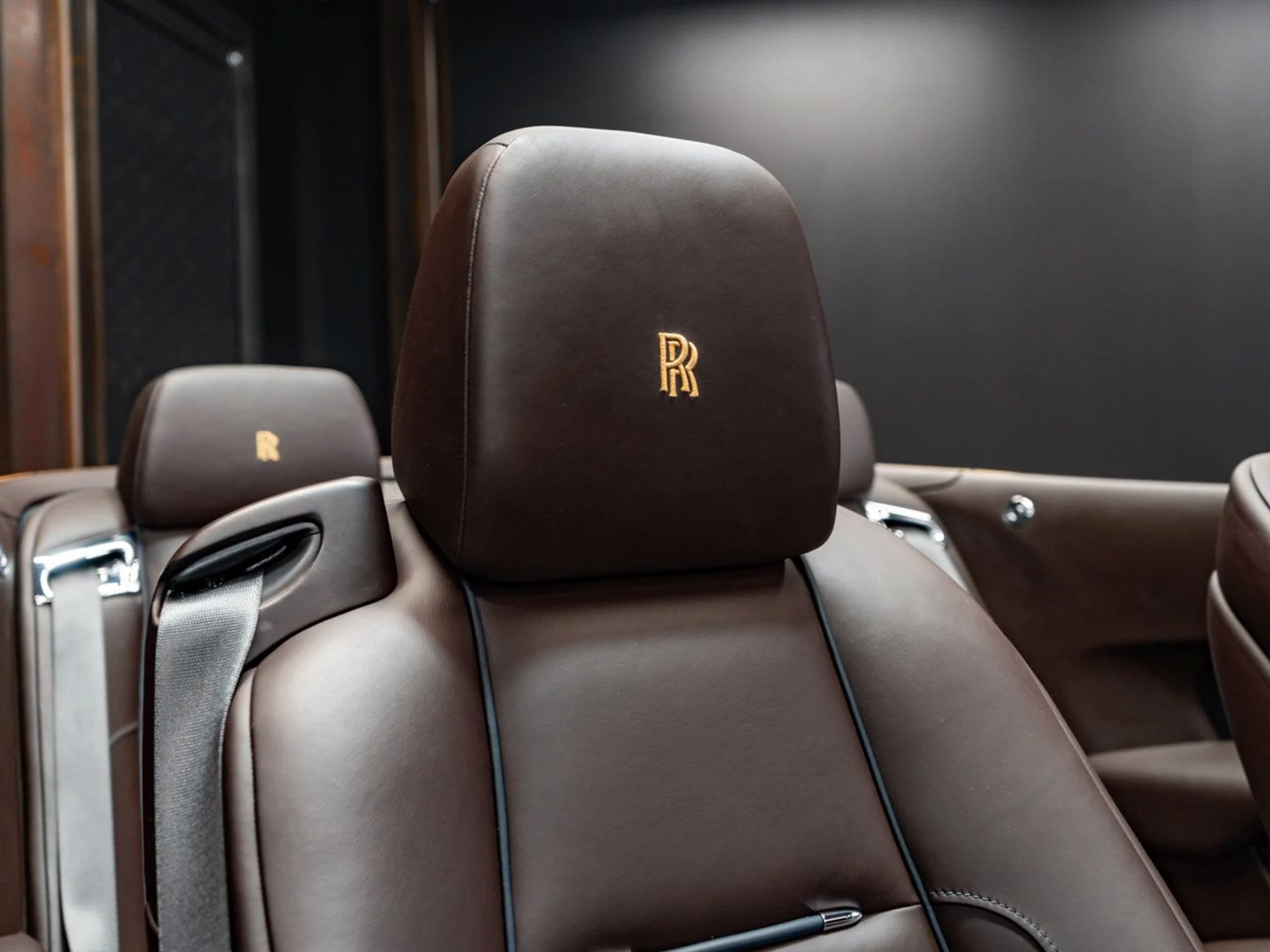 mph031_3336502713_rolls_royce_dawn_2016_f3bc461989
