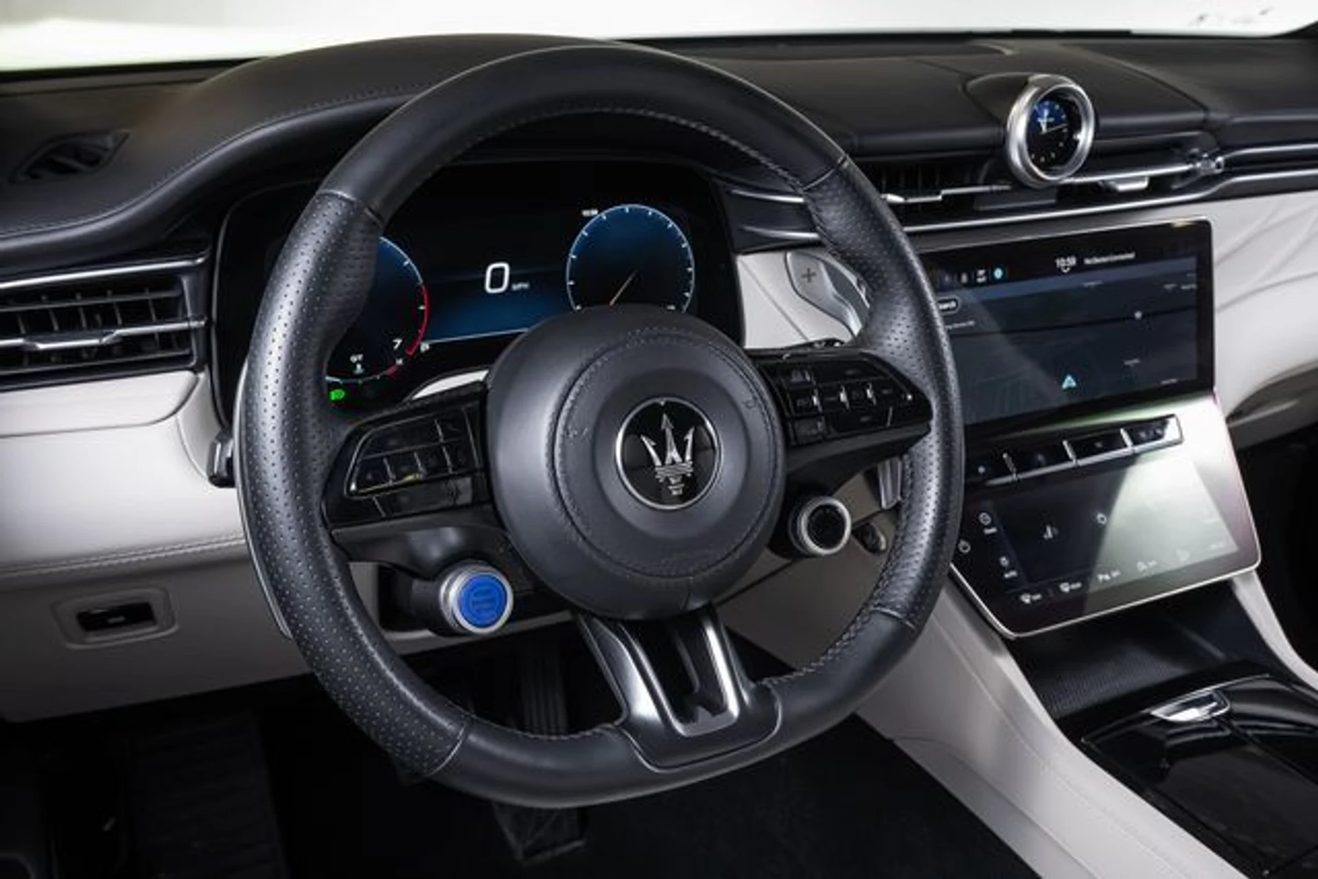 mph031_3341411570_275d9fb5fe131ea6ea70c94833a93a67x_41002d0287