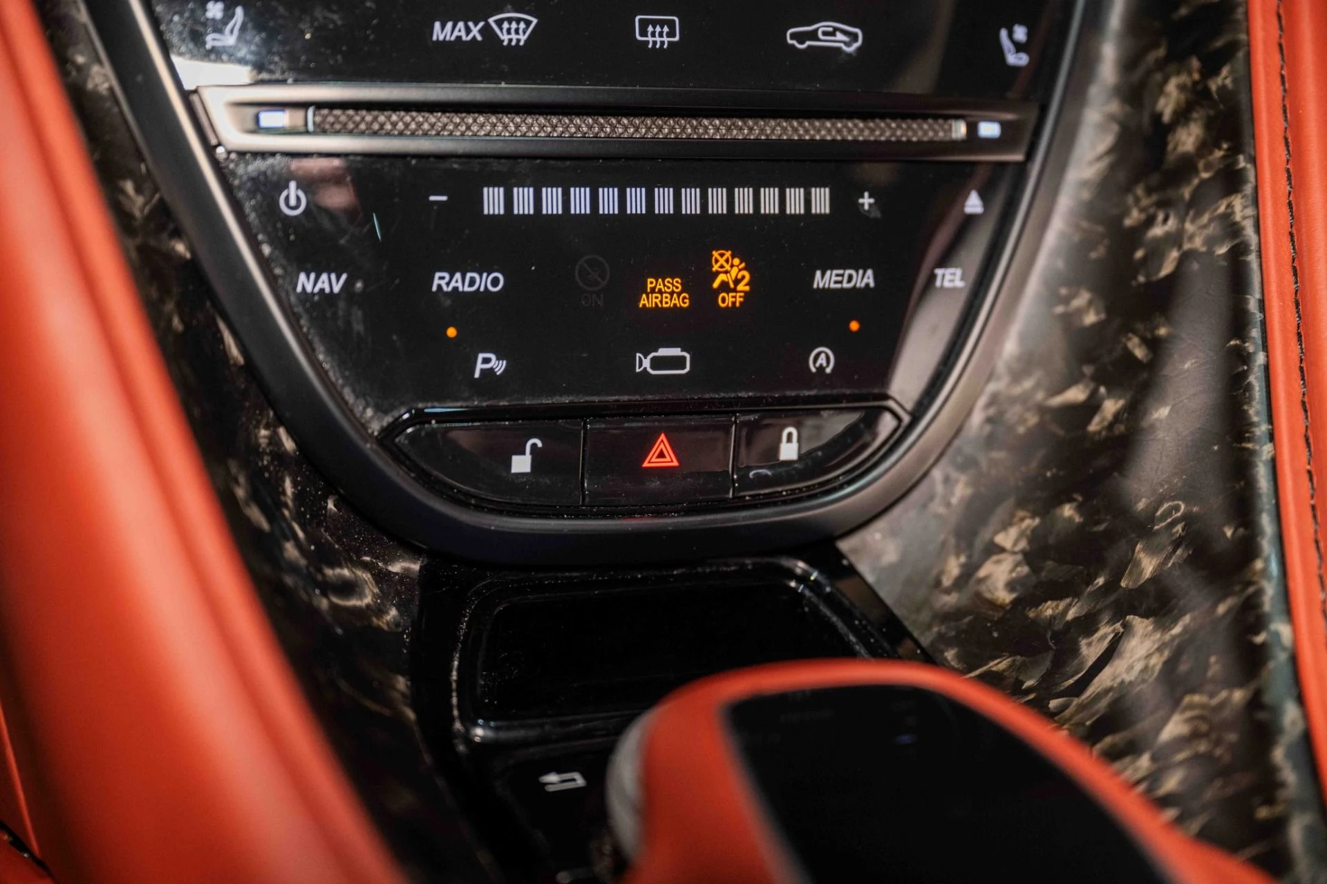 mph031_3352165356_Used_2019_Aston_Martin_DBS_Superleggera_1726670802_526bc12b15
