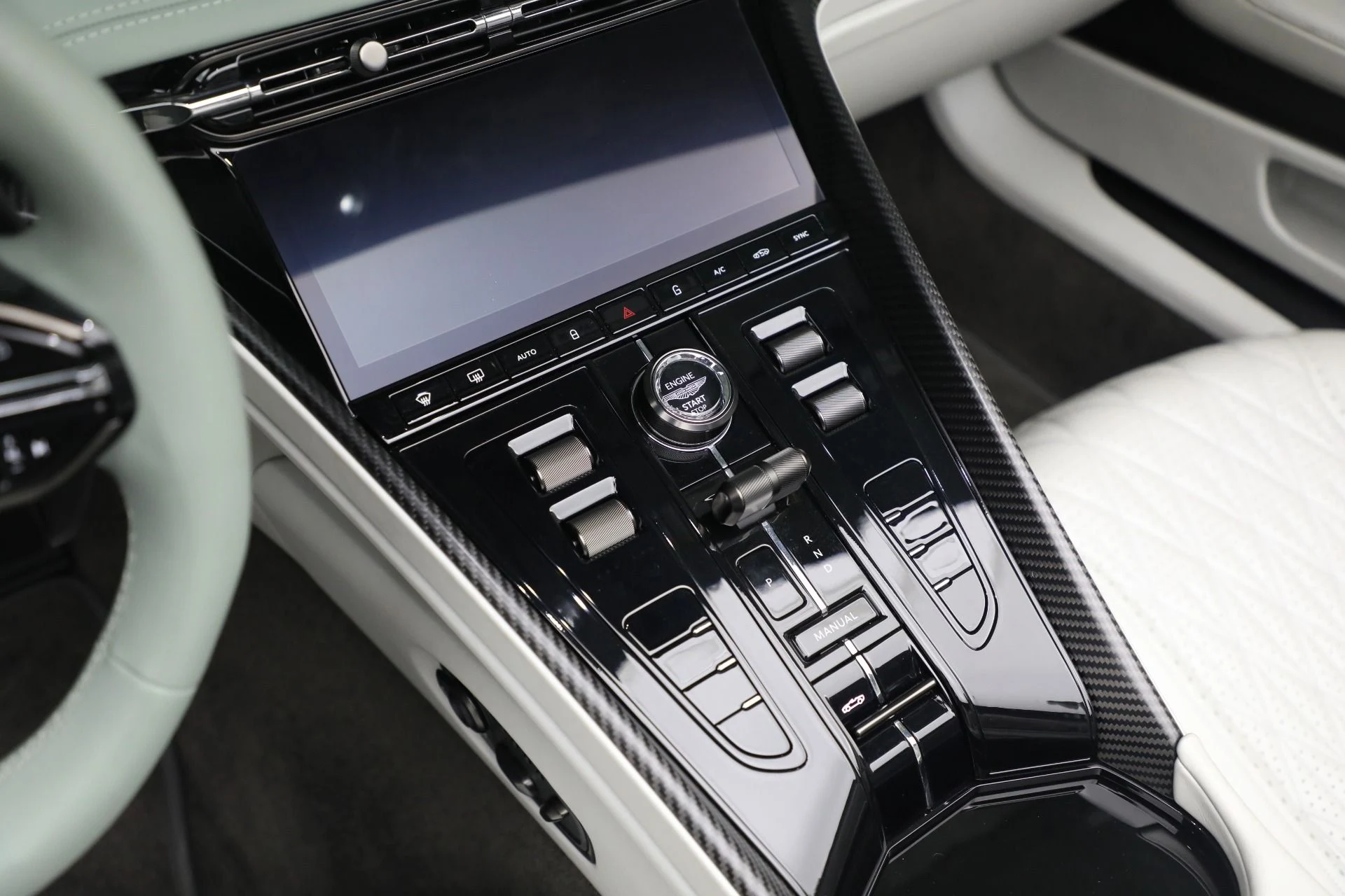 mph031_3353485819_New_2025_Aston_Martin_DB_12_Volante_e77c92c145