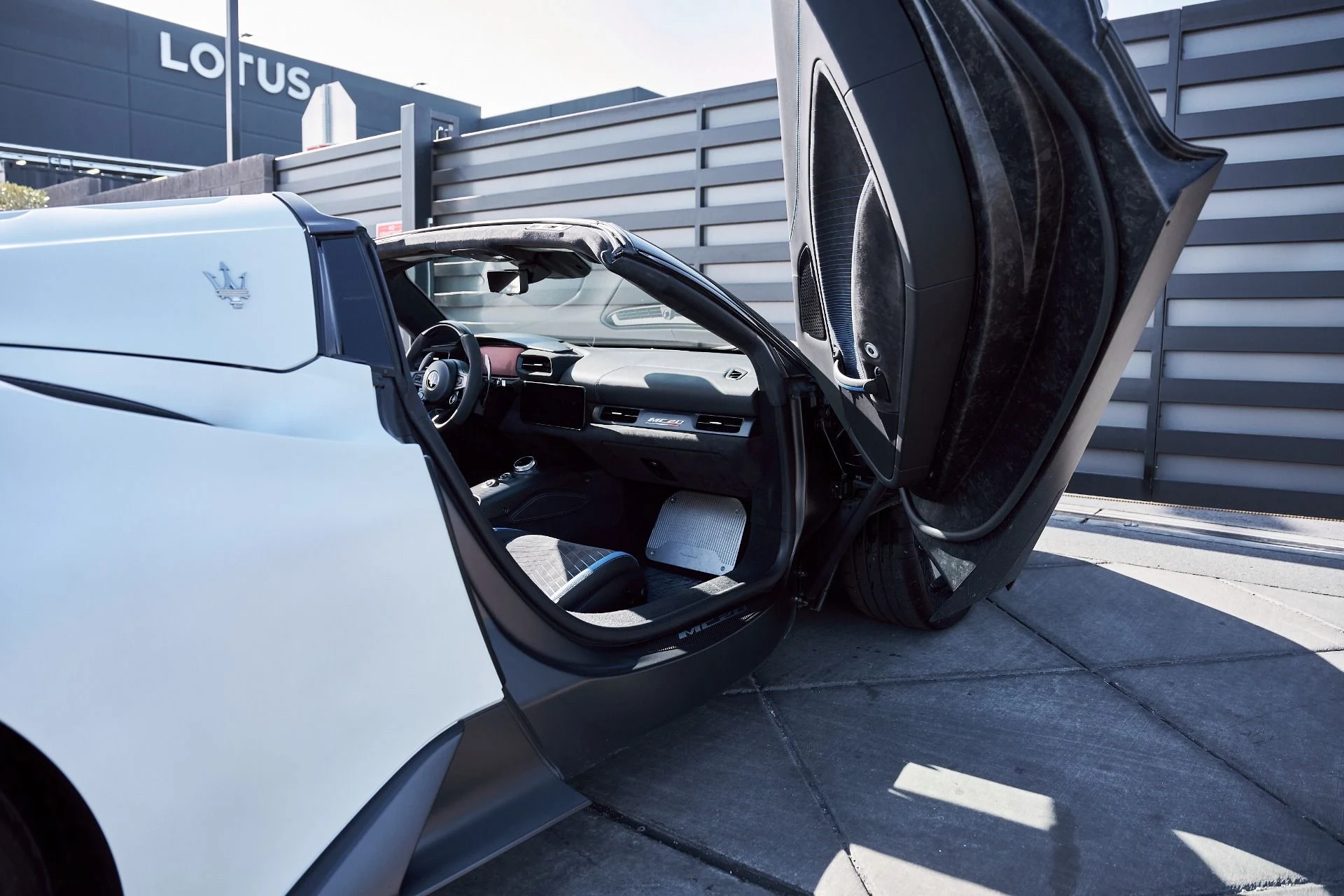 mph031_3356260365_Used_2023_Maserati_MC_20_1769481210_18f42a65d0