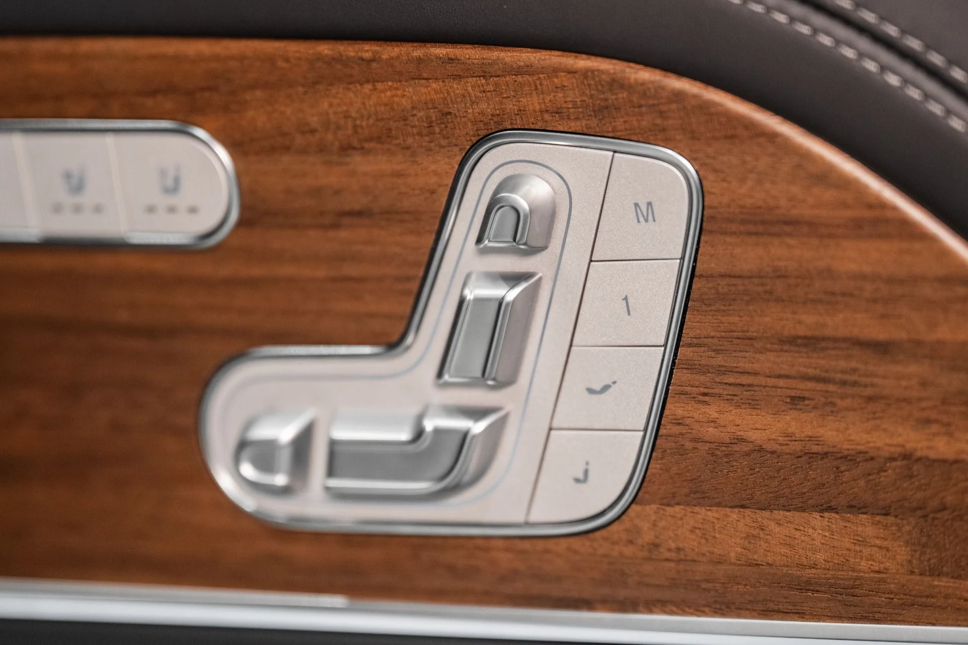 mph031_3356527610_Used_2023_Mercedes_Benz_GLS_Maybach_GLS_600_1762355740_dd23e8d0c5