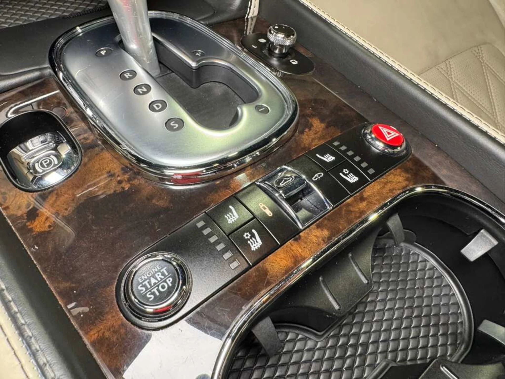 mph031_3357915071_46f628909862552432142a30a9897ca2_5bc9c27827