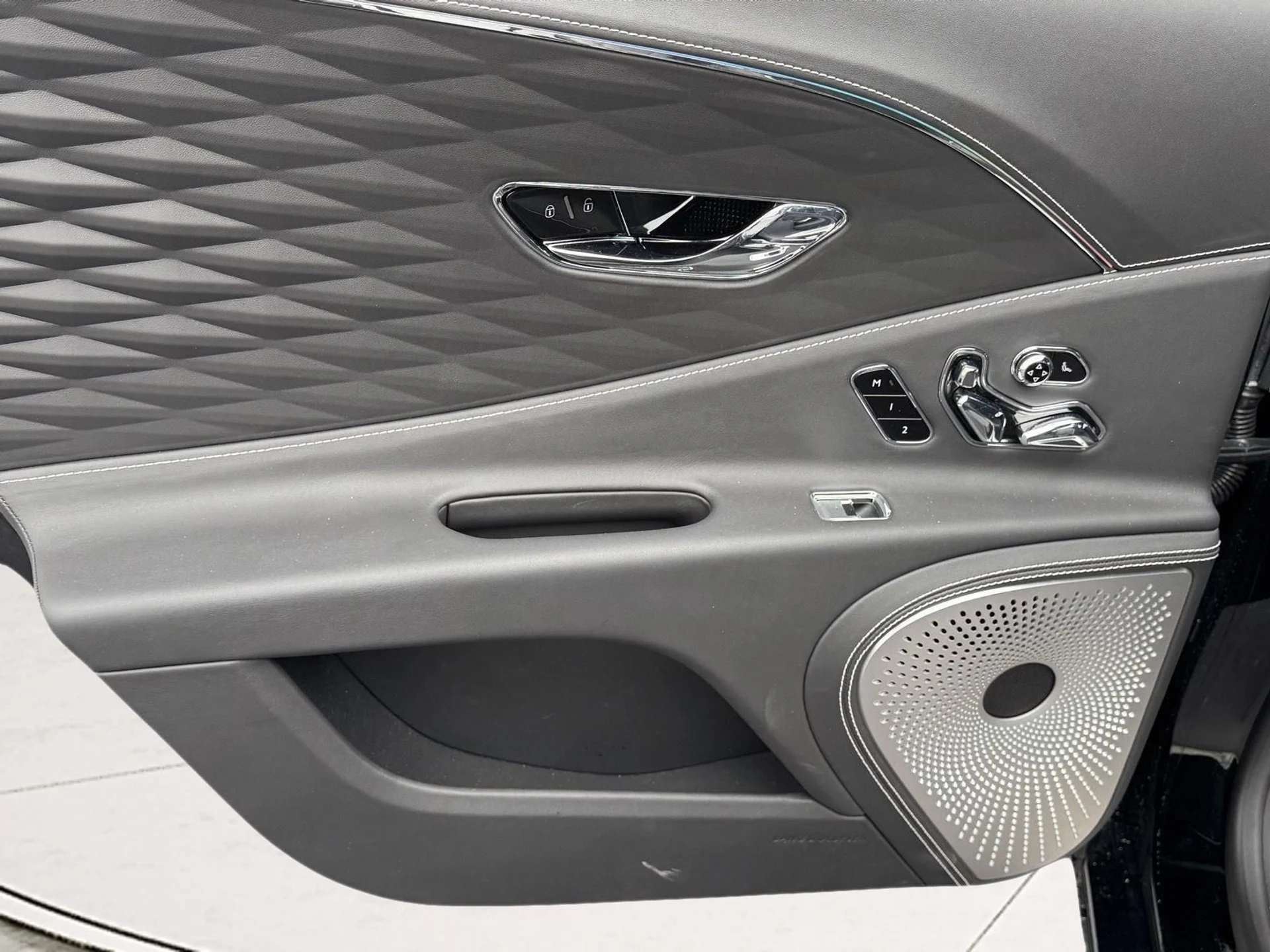 mph031_3373376894_536b19296c468023fd1d7df2e1dbf9c8_06e05348a0