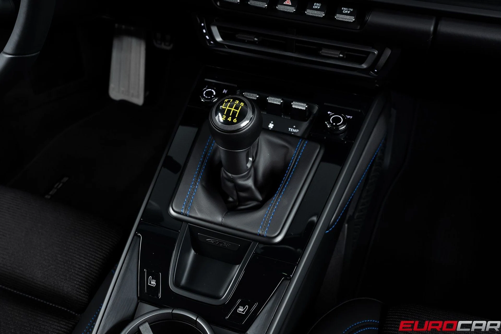 mph031_3392898745_image_32_82494ce0b4