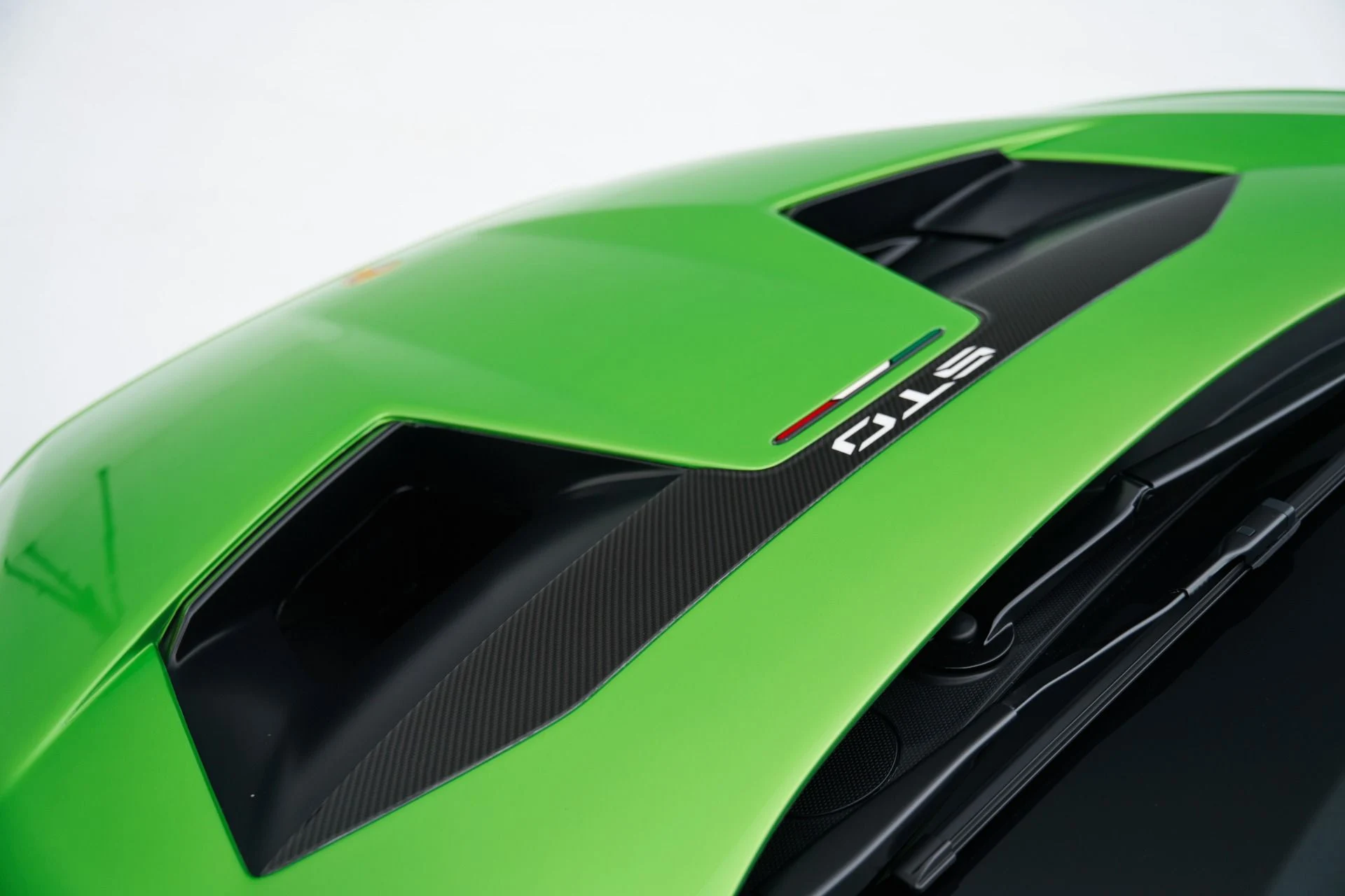 mph031_3392963095_Used_2024_Lamborghini_Huracan_STO_Base_1793231431_77d7595a66