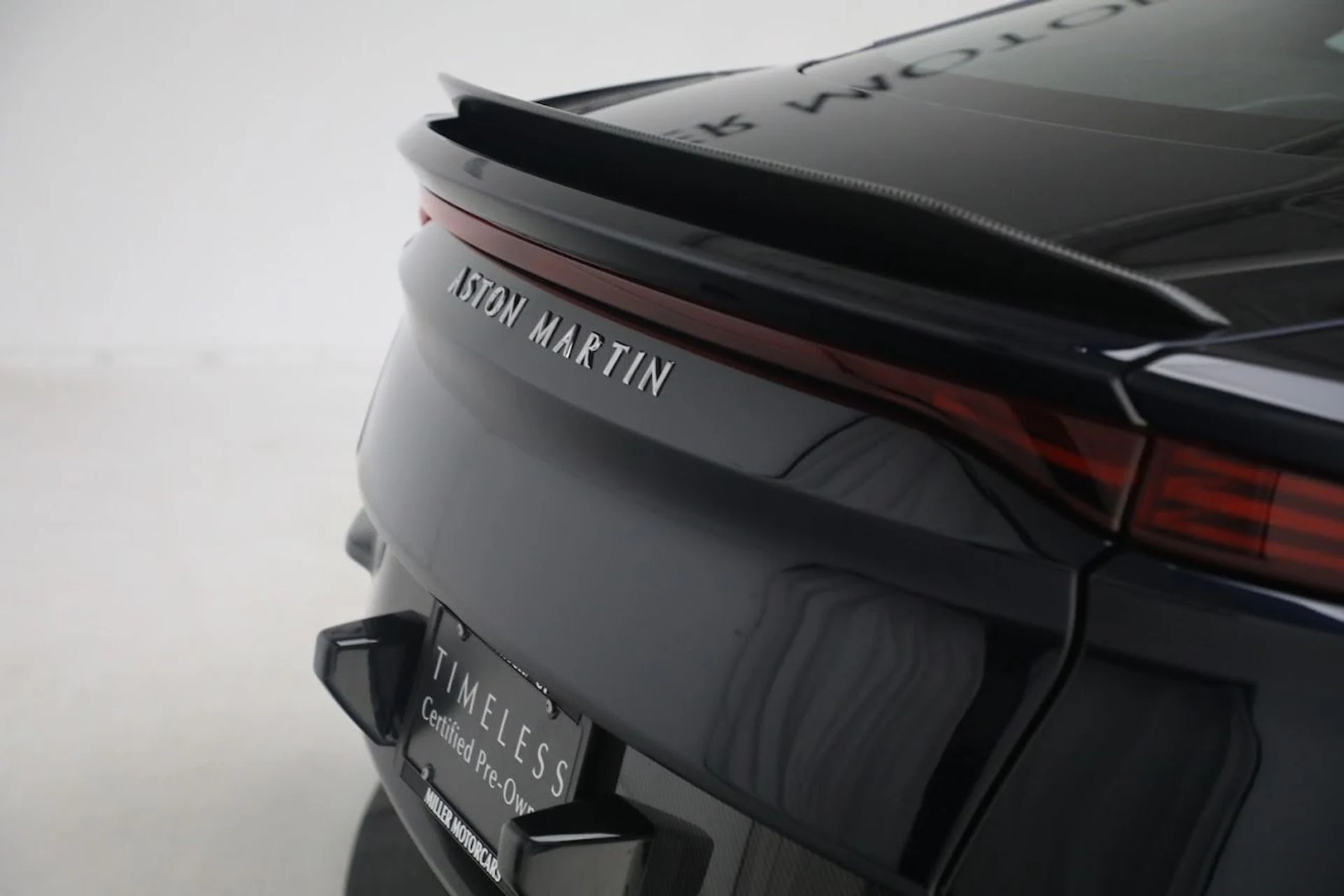 mph031_3402497970_Used_2019_Aston_Martin_DBS_Superleggera_1688394544_57950985ed