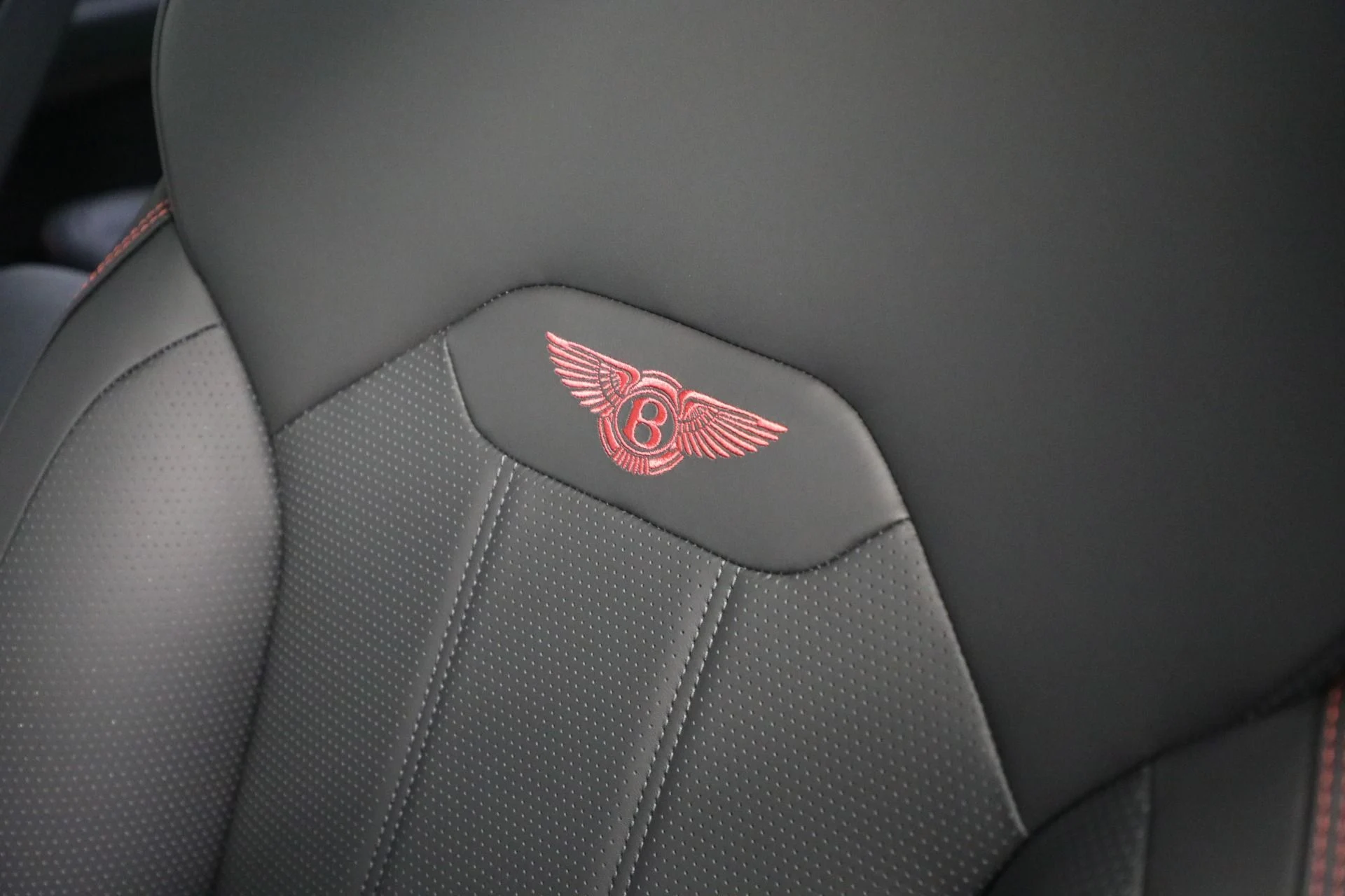 mph031_3402789838_Used_2024_Bentley_Bentayga_V8_fa7535a8f7