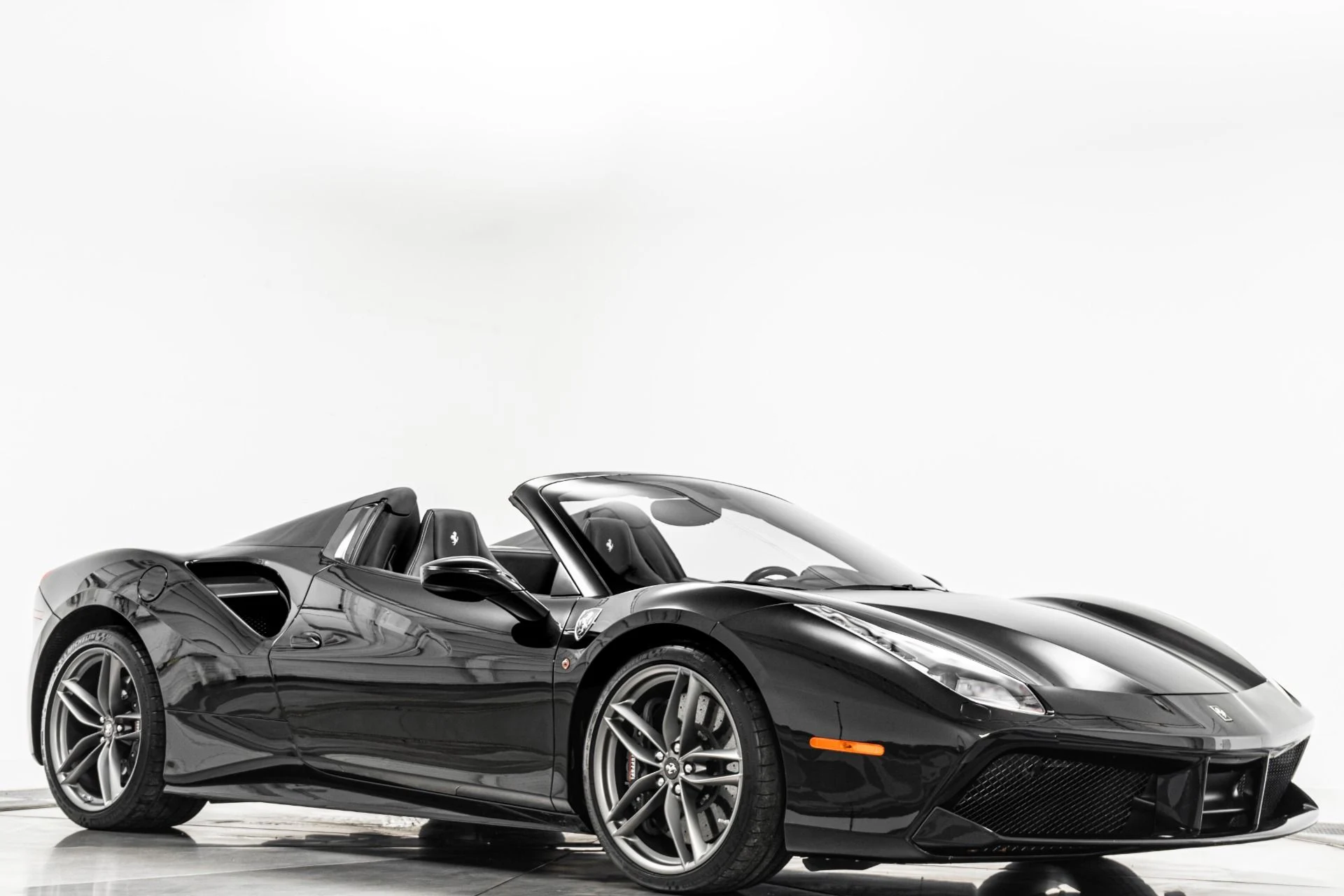 mph031_3413998878_Used_2018_Ferrari_488_Spider_Extensive_Carbon_Fiber_Trim_Low_Miles_1776720034_cc3585294e