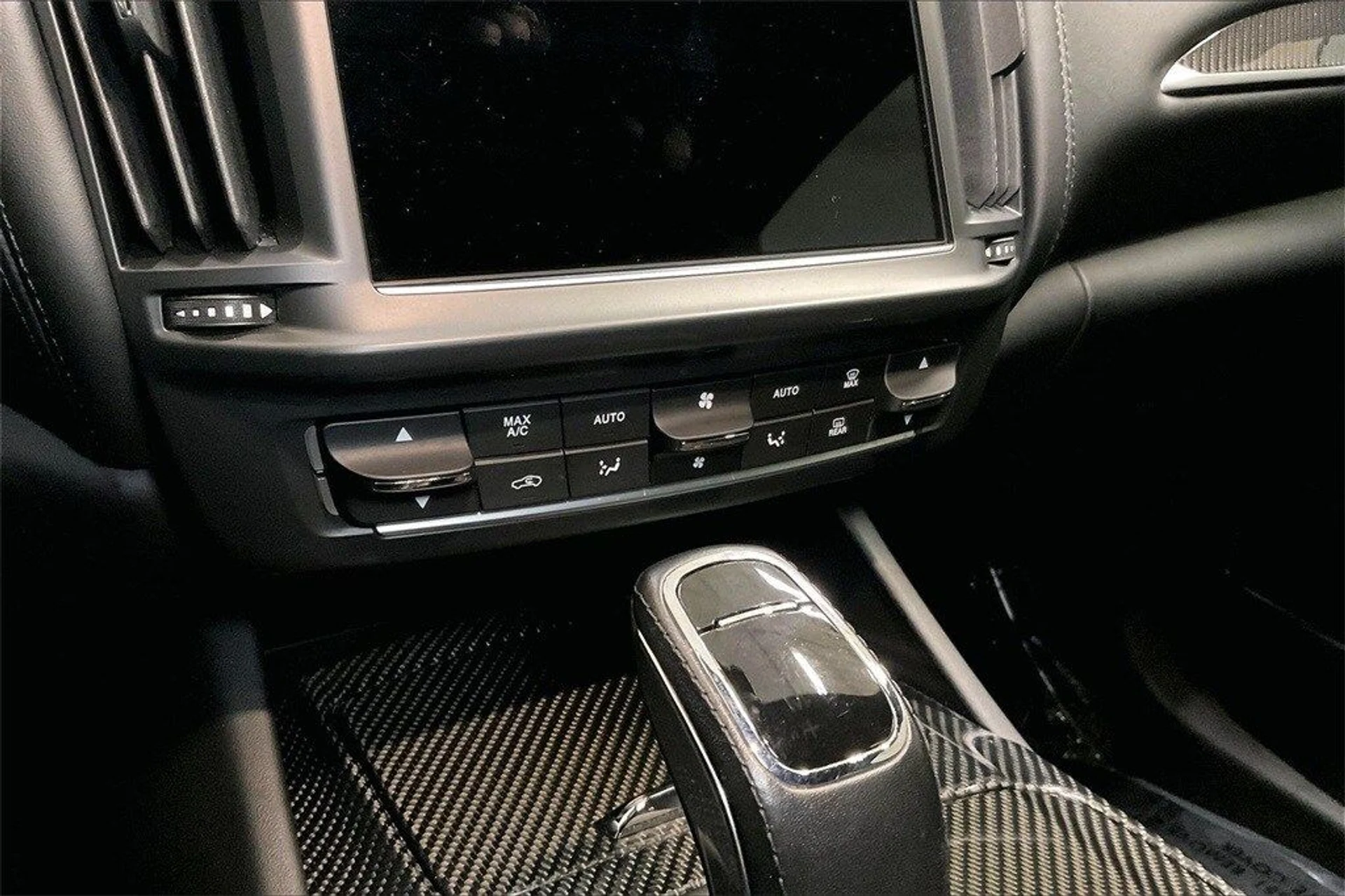 mph031_341627531_03860cc4c4c27d366a3ccf6f6d0bc367x_fb1e8b3261