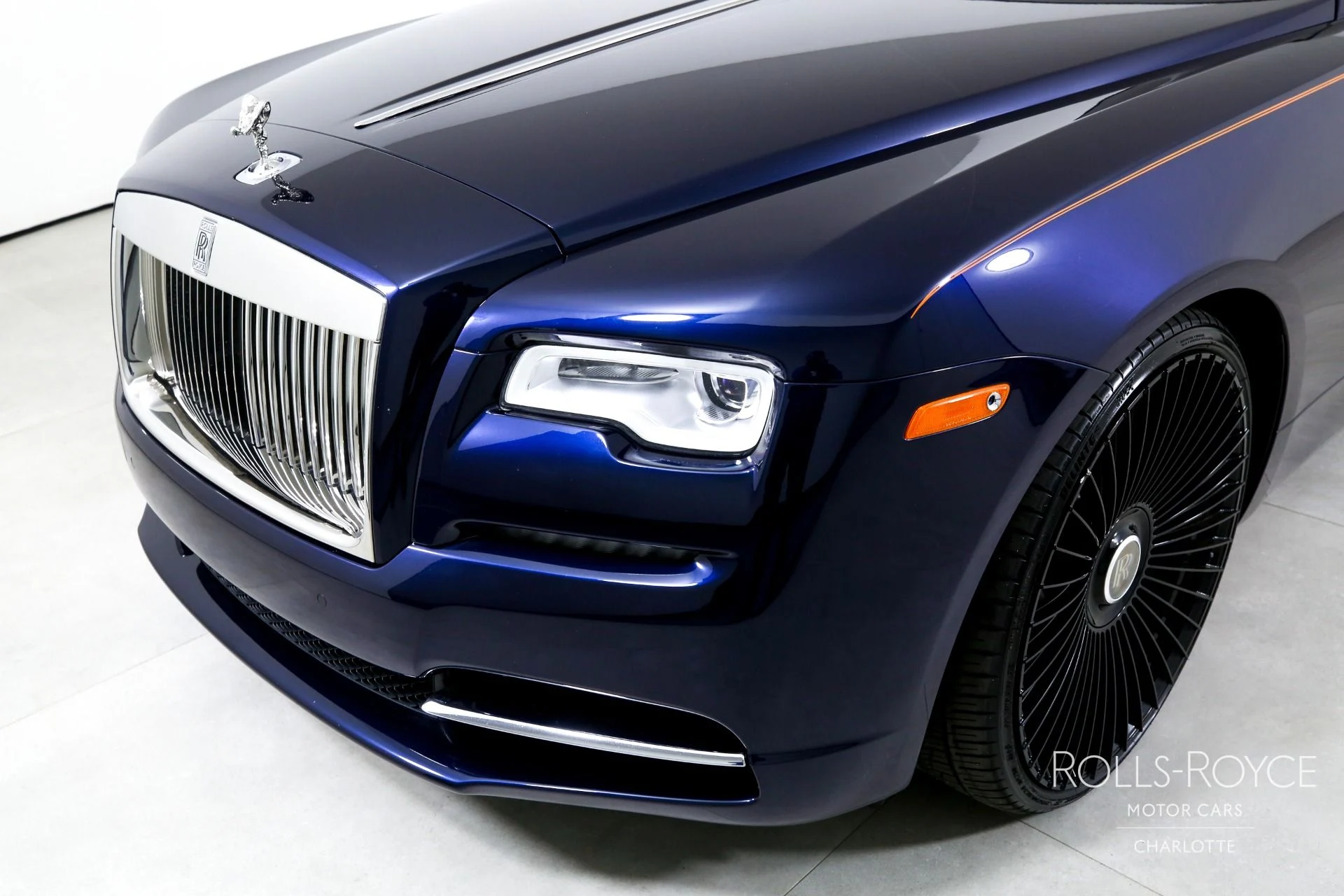 mph031_34418591_Used_2017_Rolls_Royce_Dawn_1702592484_991e0fcc0c