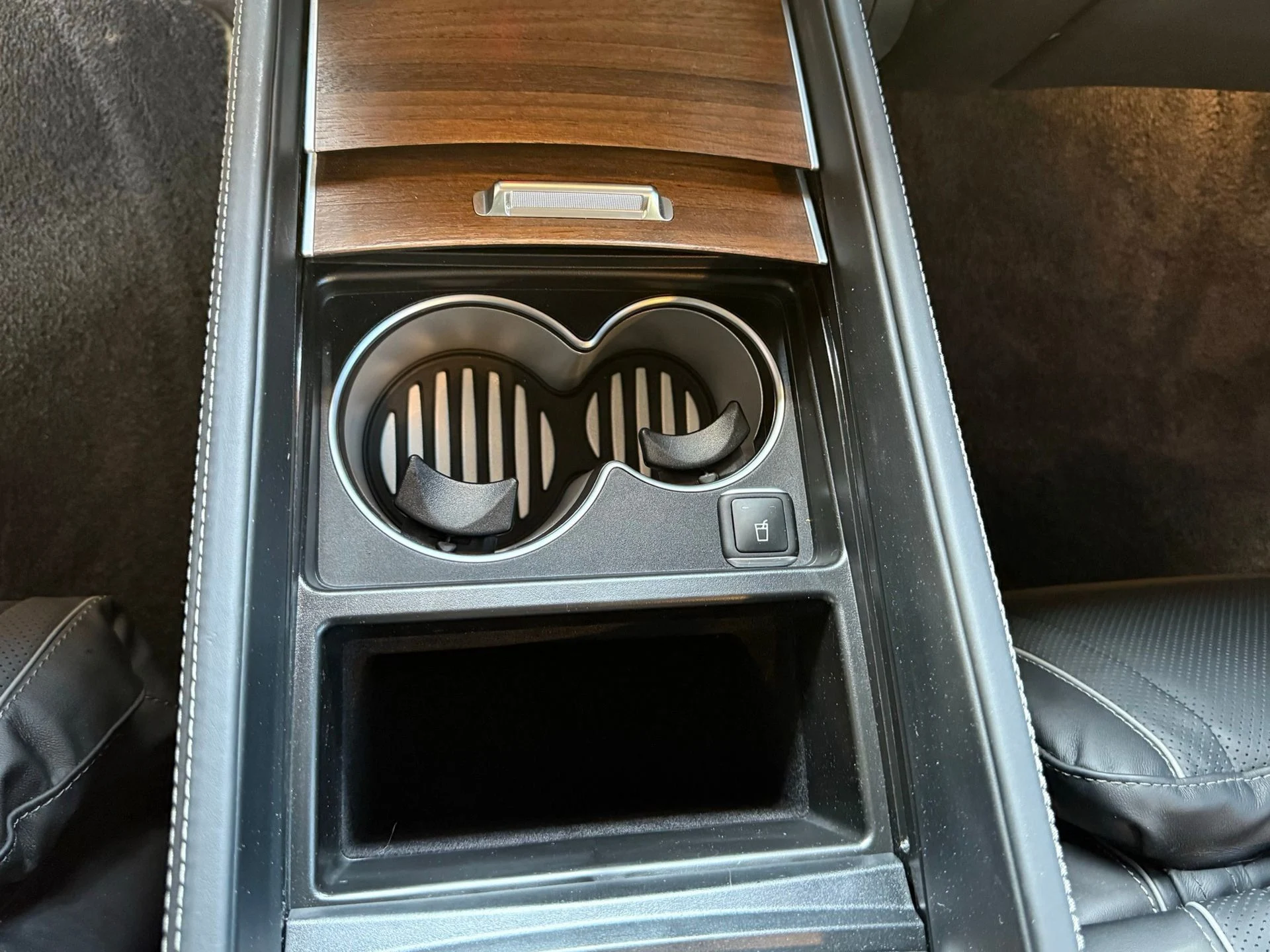 mph031_3450706536_f723bd2bb58043769d75c100997a4871_c4b00e8af5