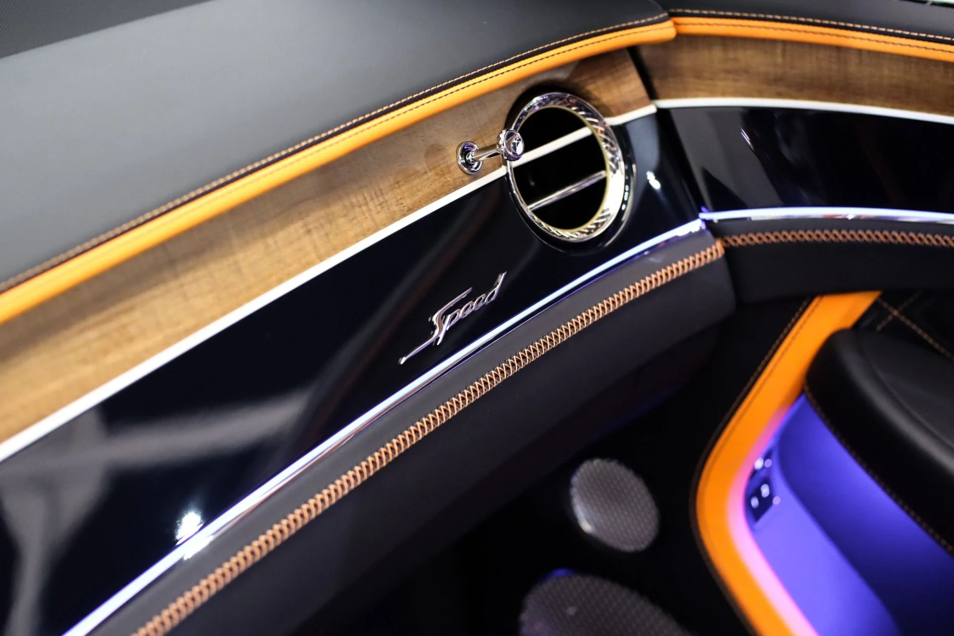 mph031_345344620_Used_2024_Bentley_Continental_GTC_Speed_1744369762_669640e459