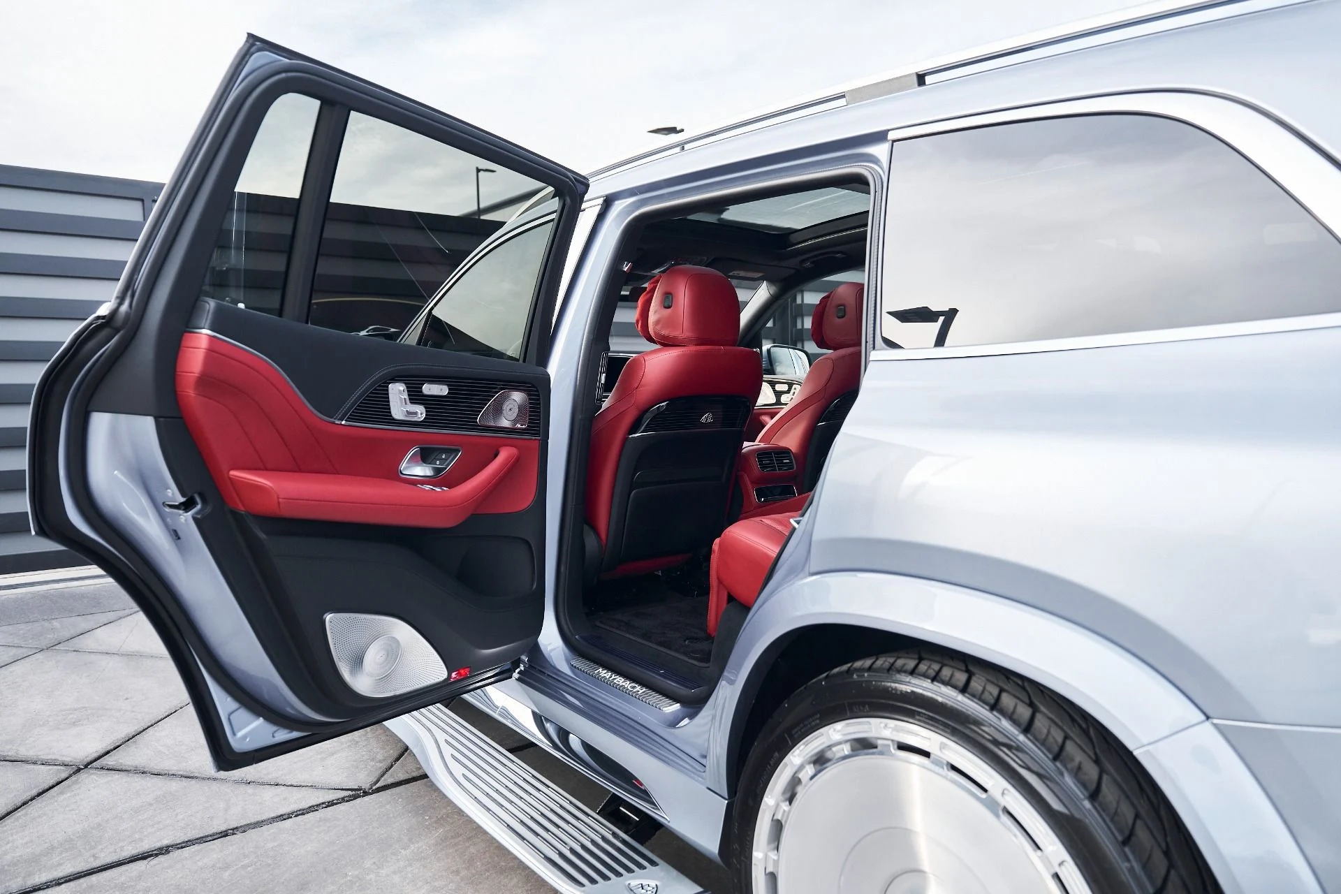 mph031_3457598609_Used_2026_Mercedes_Benz_GLS_Maybach_GLS_600_1769136322_cf86bb4887