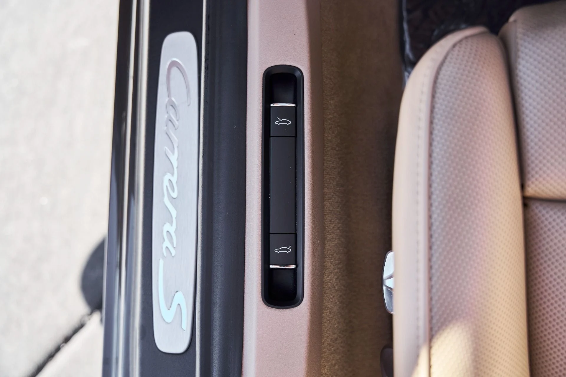 mph031_3461247857_Used_2015_Porsche_911_Carrera_S_1768869373_7a9818a2d8