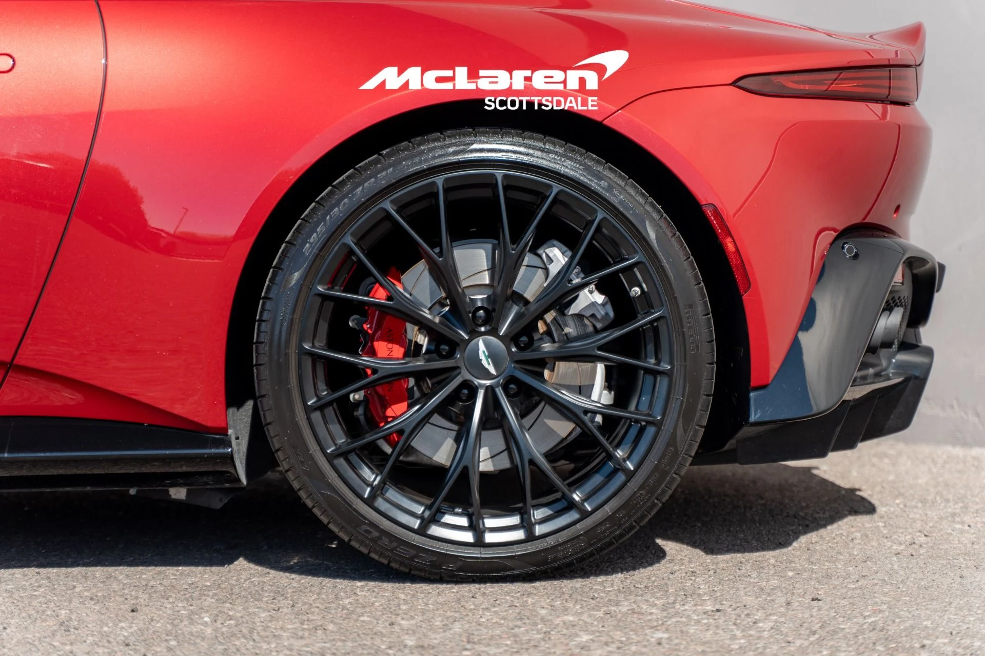 mph031_3464039594_Used_2022_ASTON_MARTIN_VANTAGE_1776494728_d7d5685705