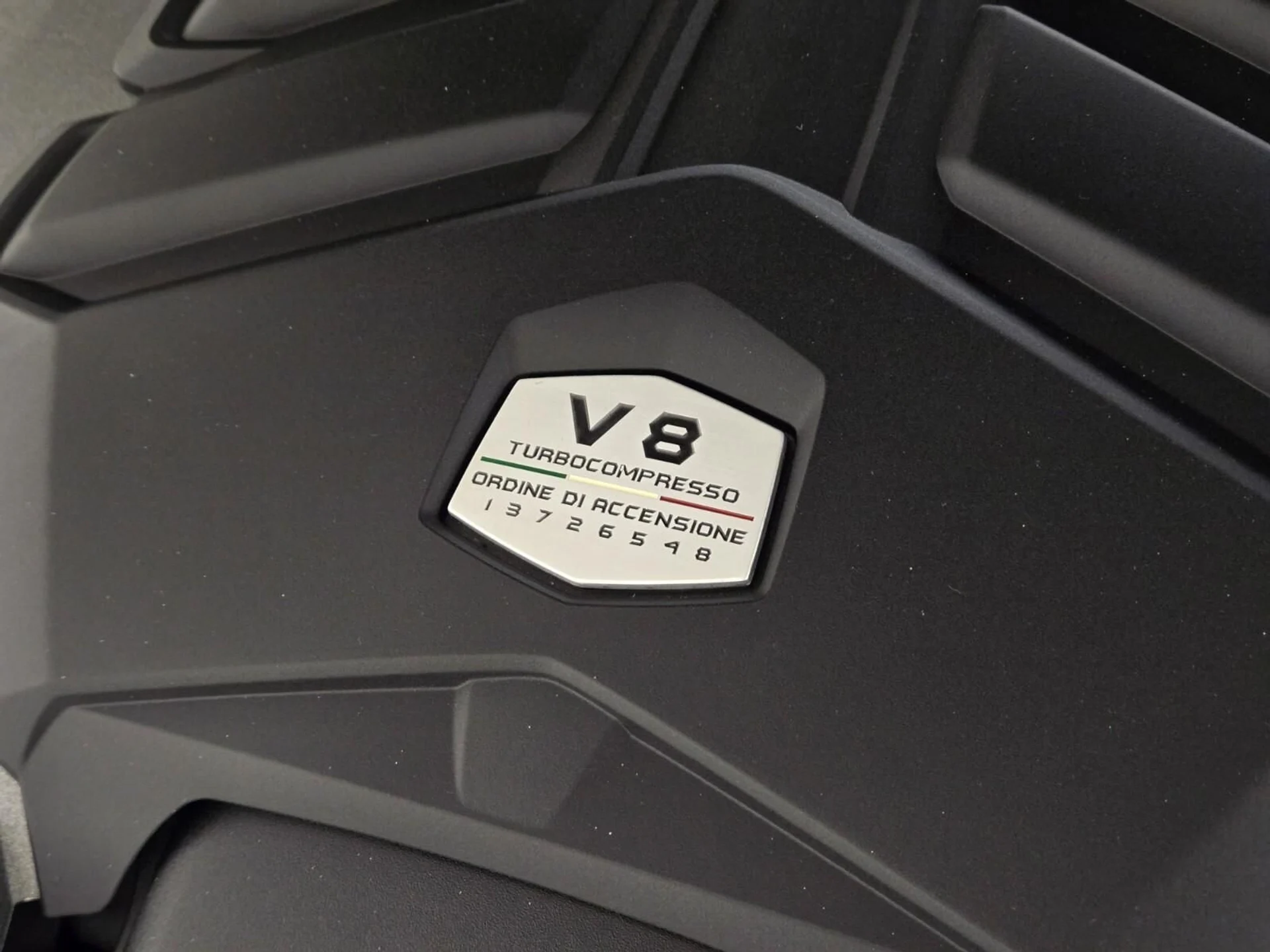 mph031_346570600_Used_2021_Lamborghini_Urus_1754376921_a898cff34a