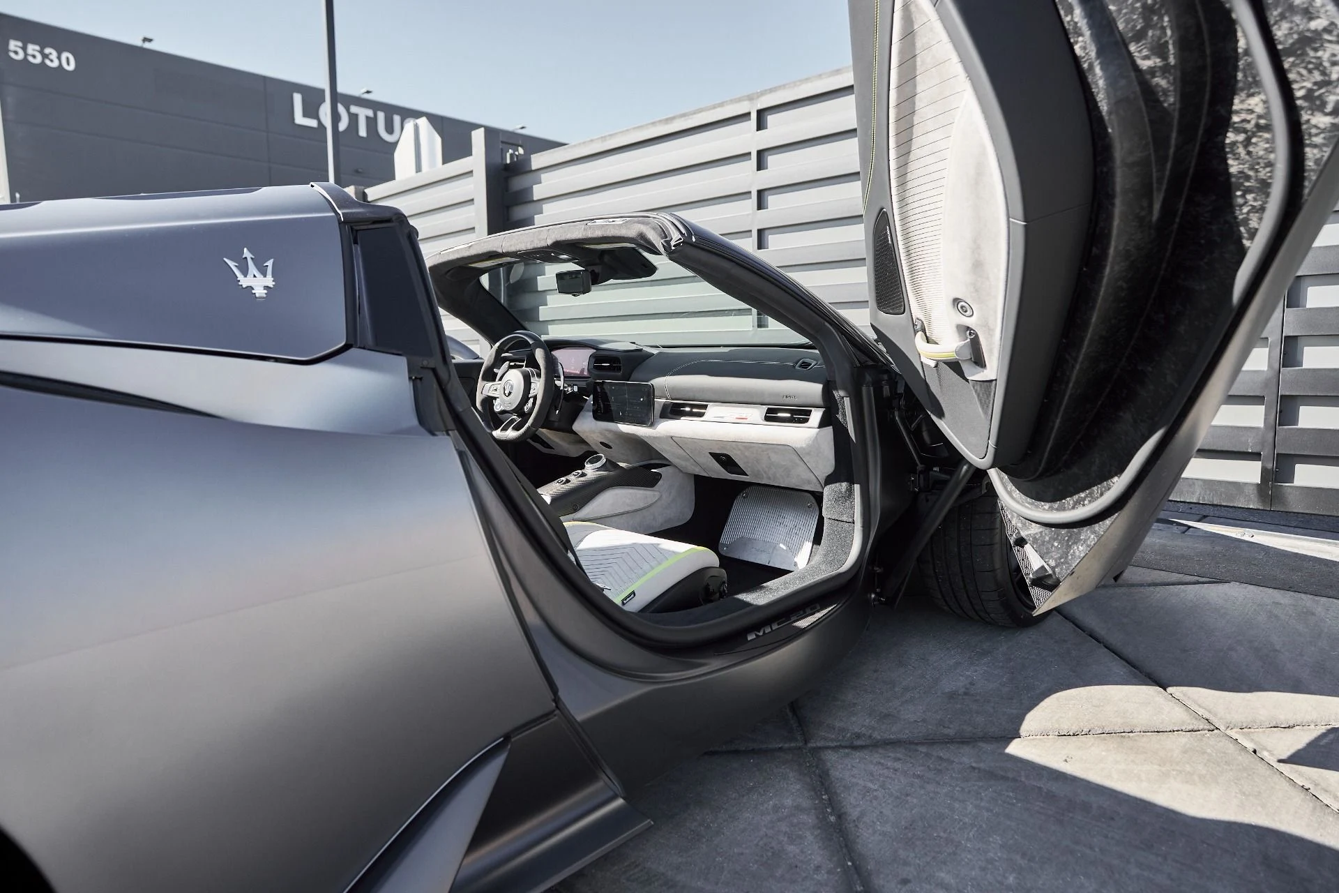 mph031_3467976746_Used_2023_Maserati_MC_20_Cielo_1761946897_56dda444f0