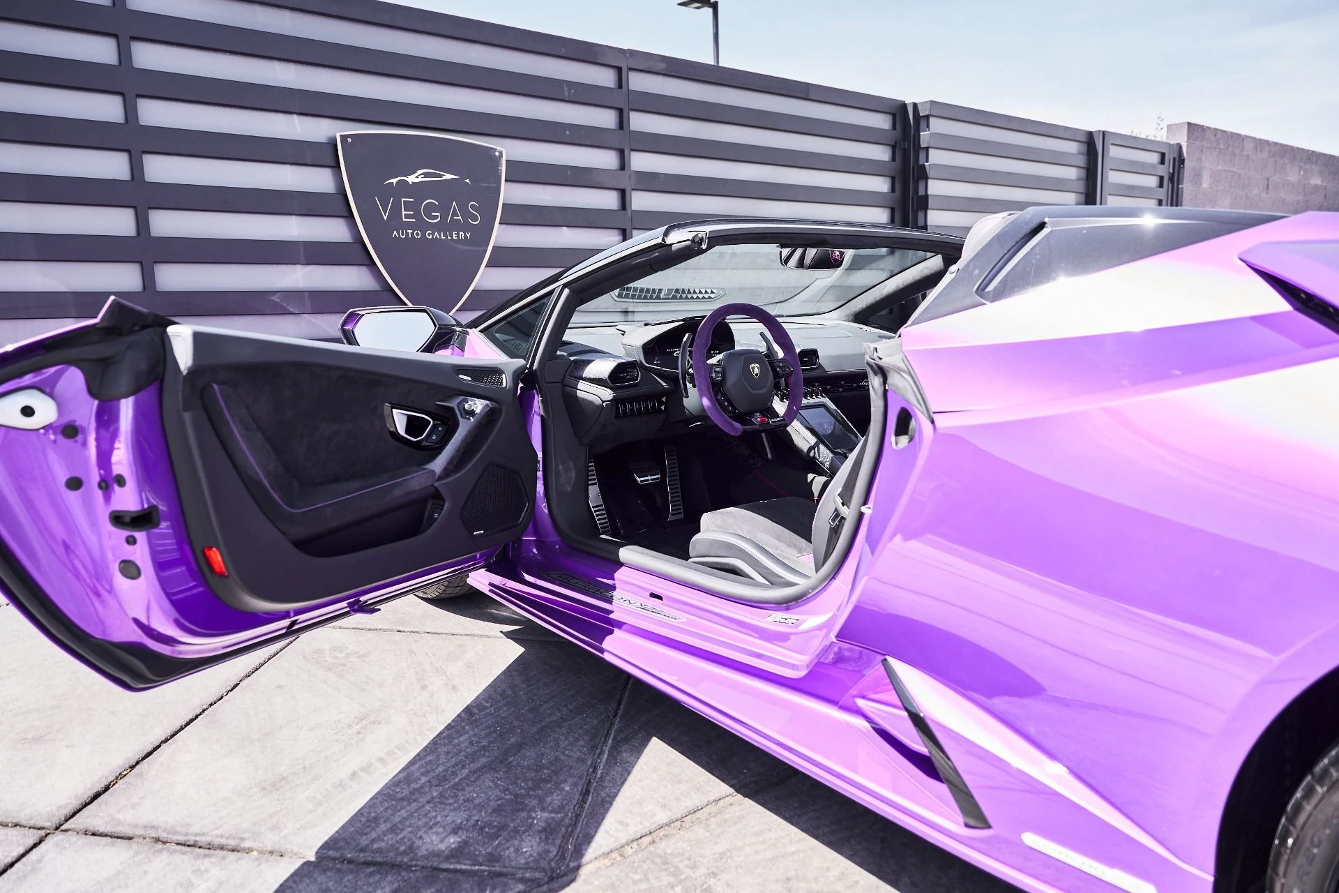 mph031_3471049933_Used_2024_Lamborghini_Huracan_EVO_Base_1776733878_390a9e62ae