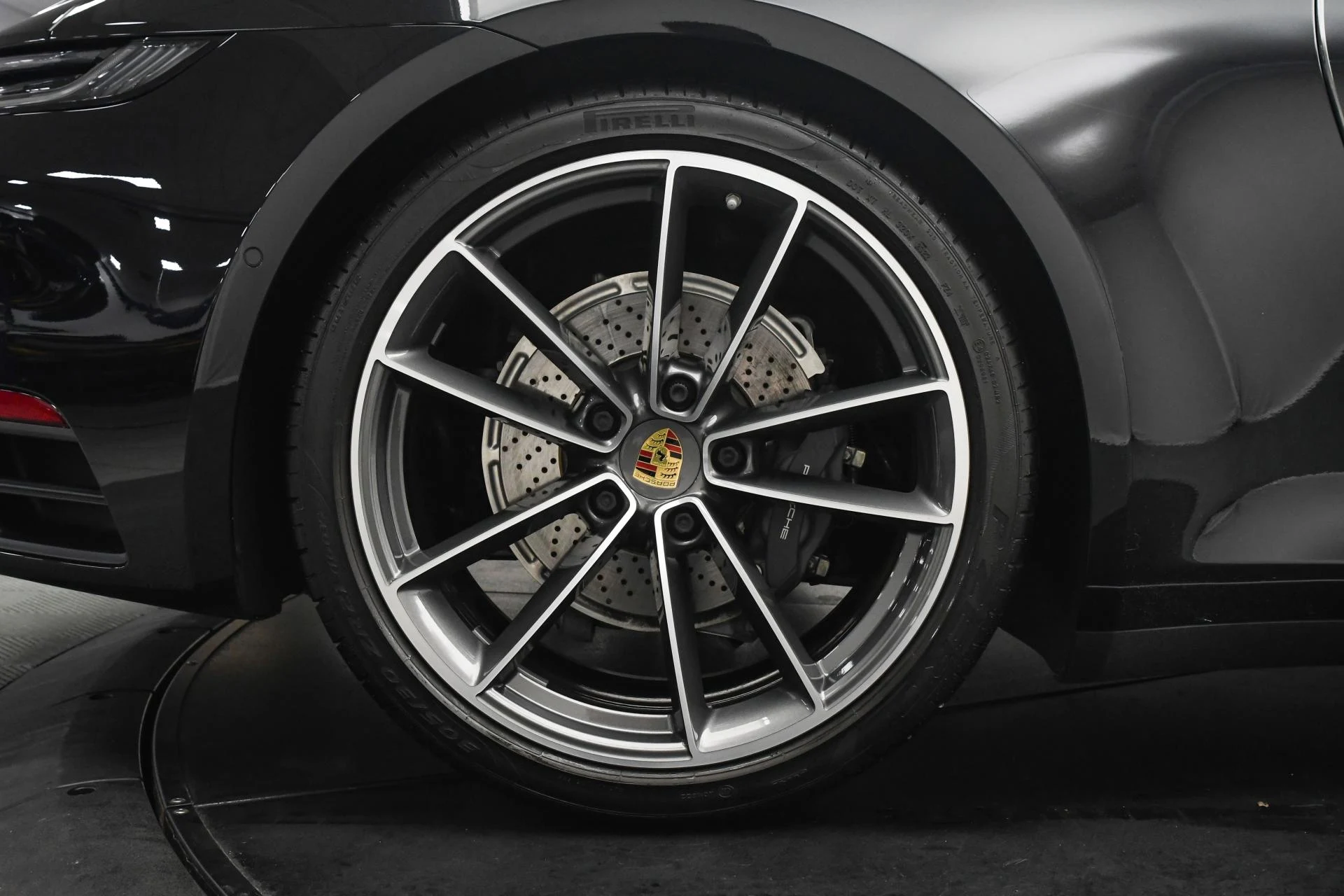 mph031_3474750760_Used_2022_Porsche_911_Carrera_1753776381_0a5bb3c102