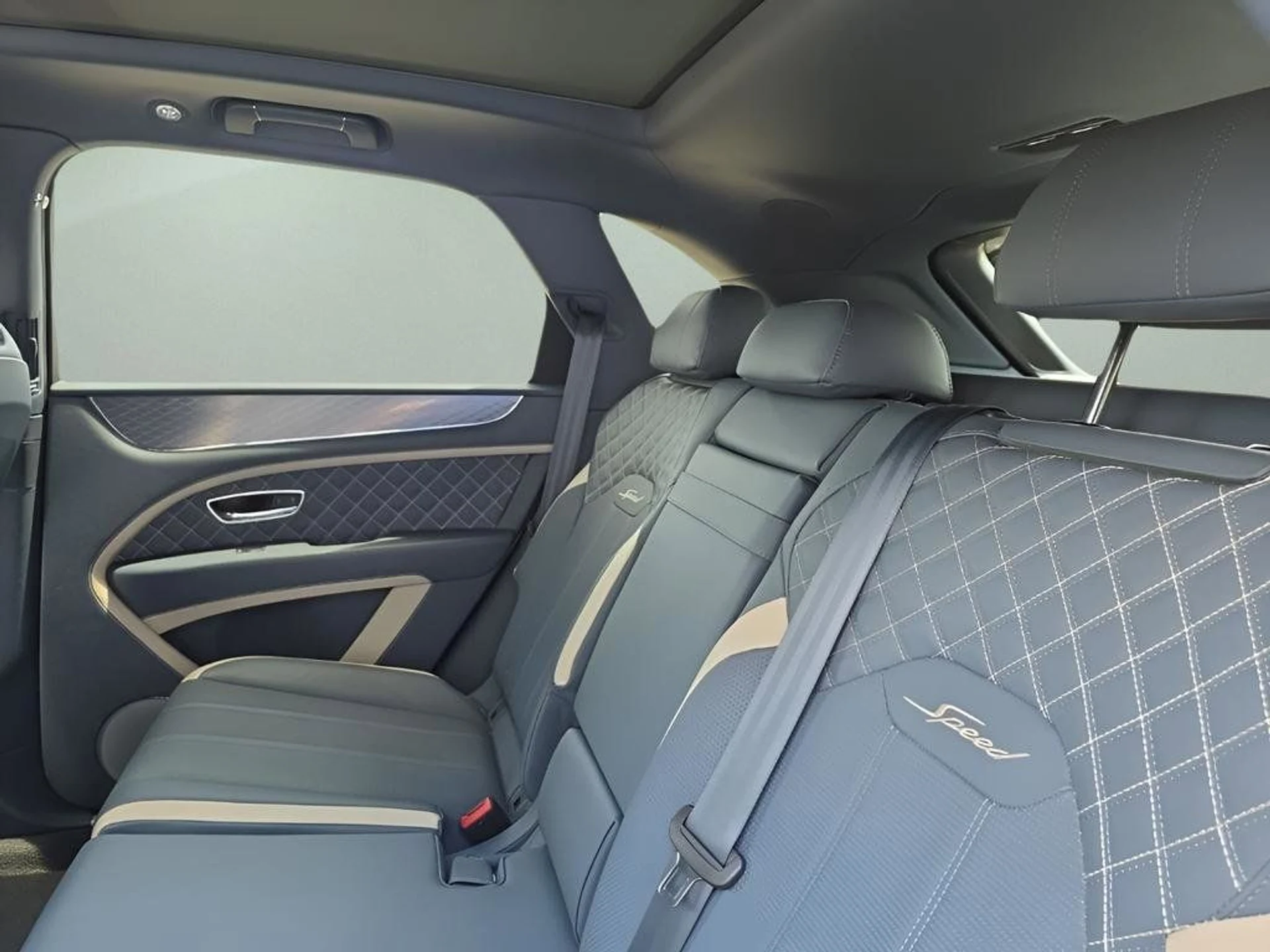 mph031_3476402267_f0437e49cb1f4a85860165cb779f90b8_2ae5203645