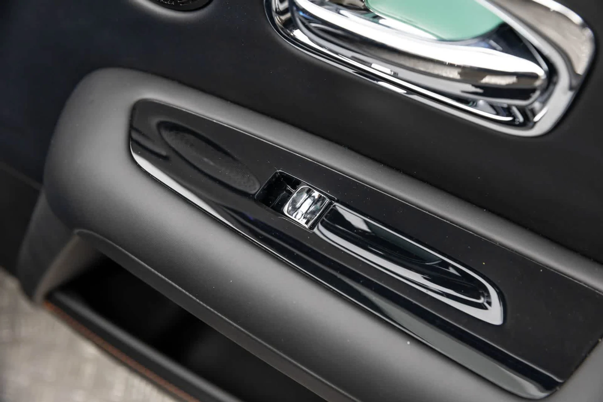 mph031_347873702_32_389ccdede3