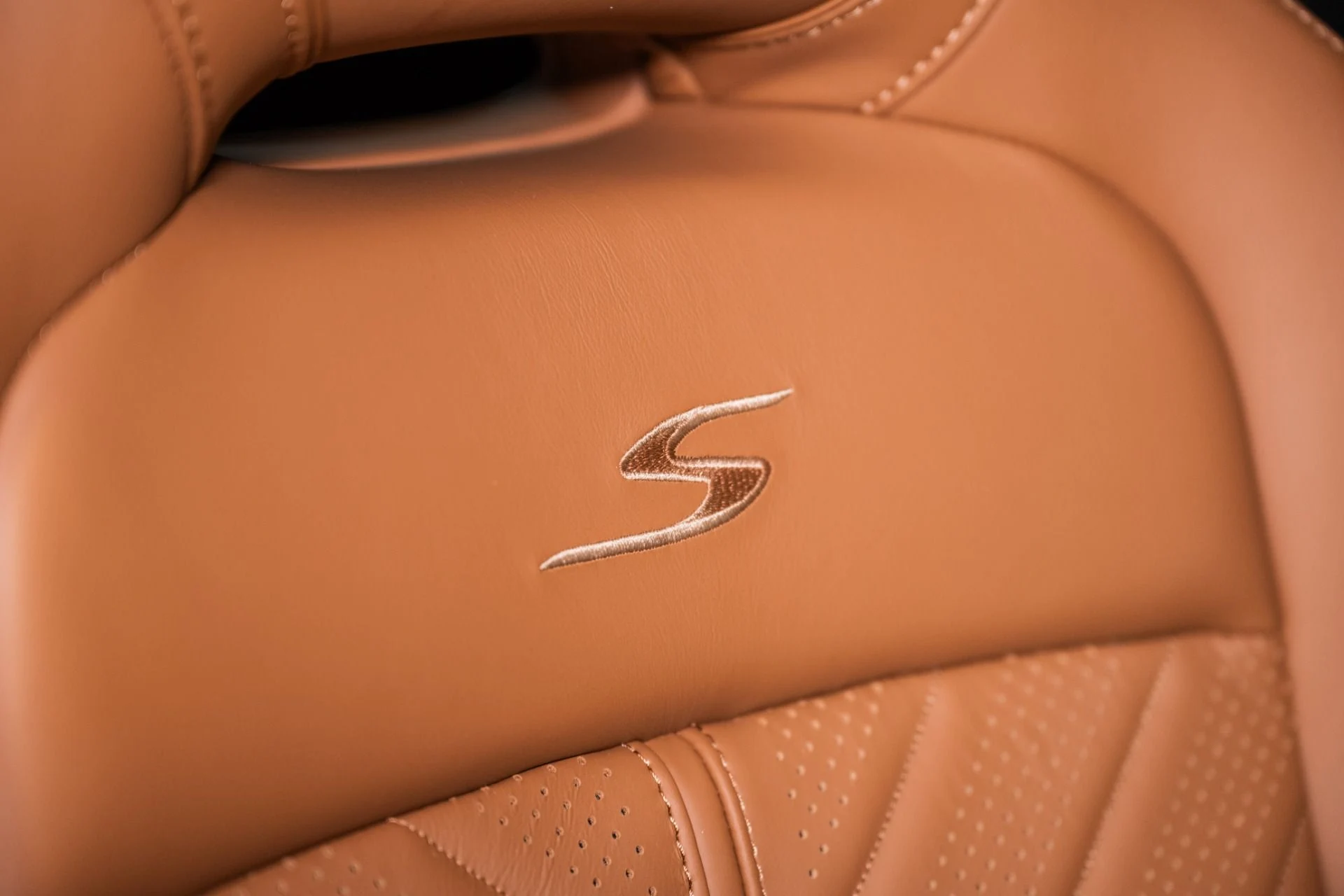 mph031_3491284968_New_2026_Aston_Martin_Vantage_S_Coupe_1767380172_b02503456b