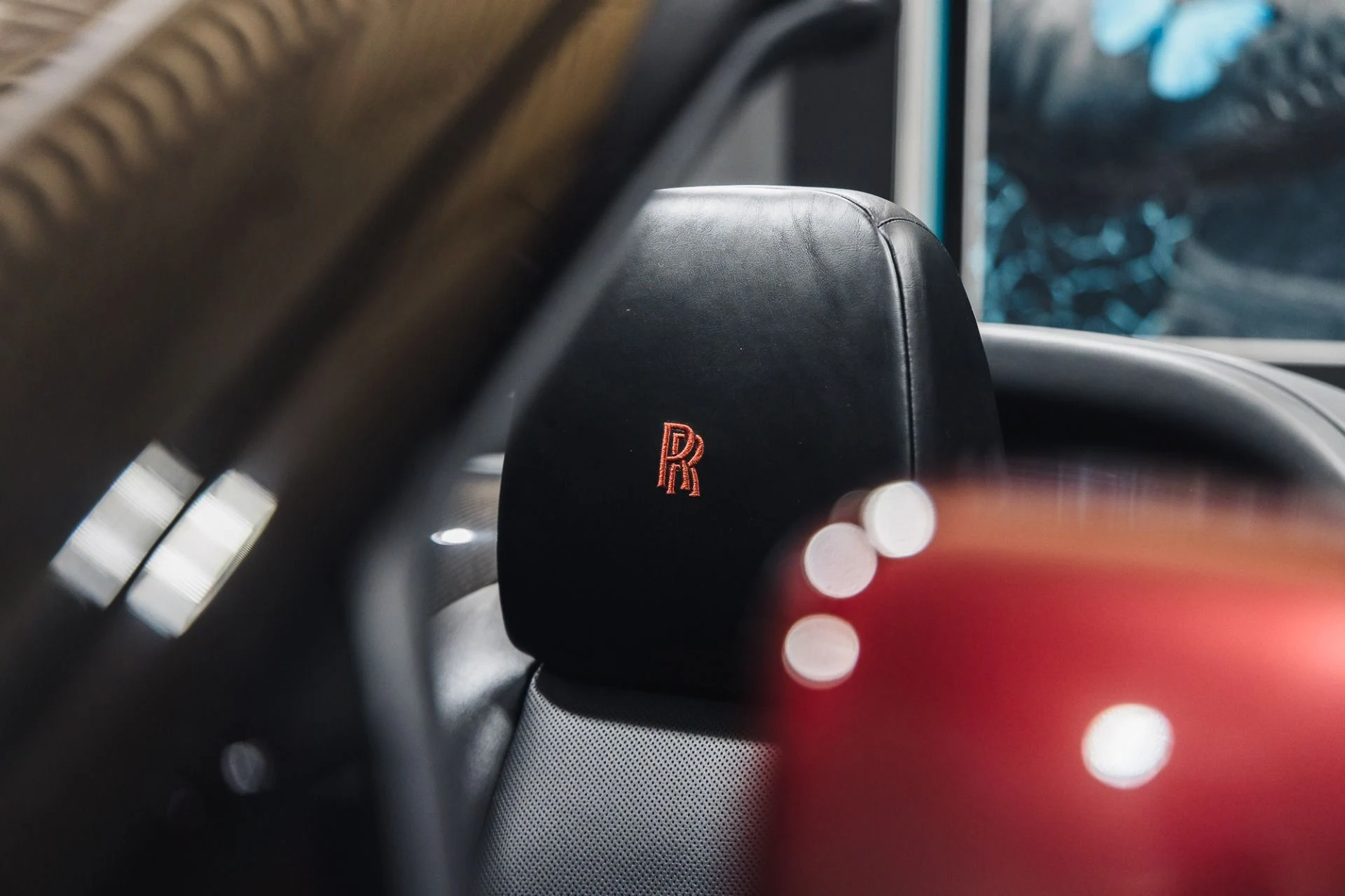 mph031_349347458_Used_2019_Rolls_Royce_Dawn_1775855974_dd520c41da